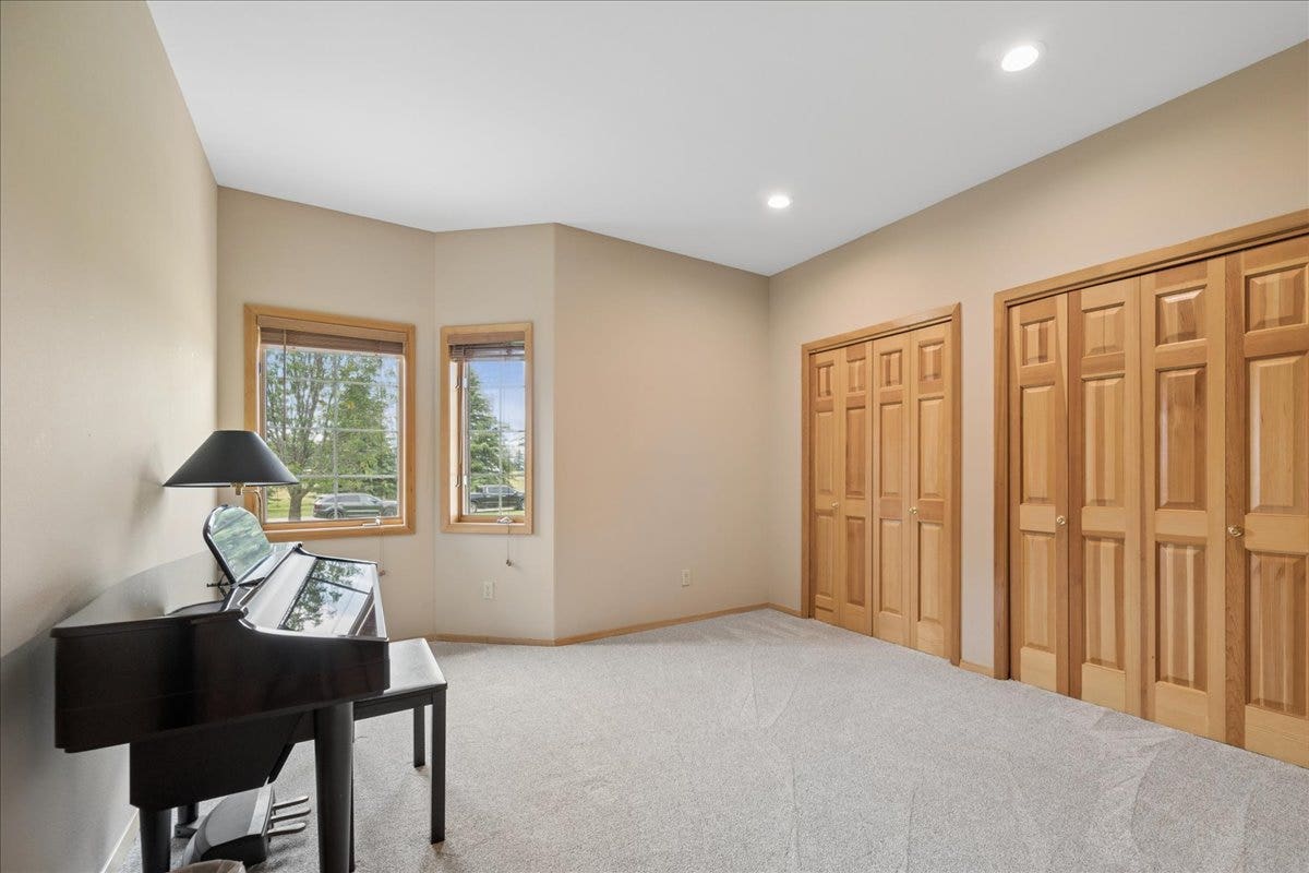 Guest bedroom with lots of closet space