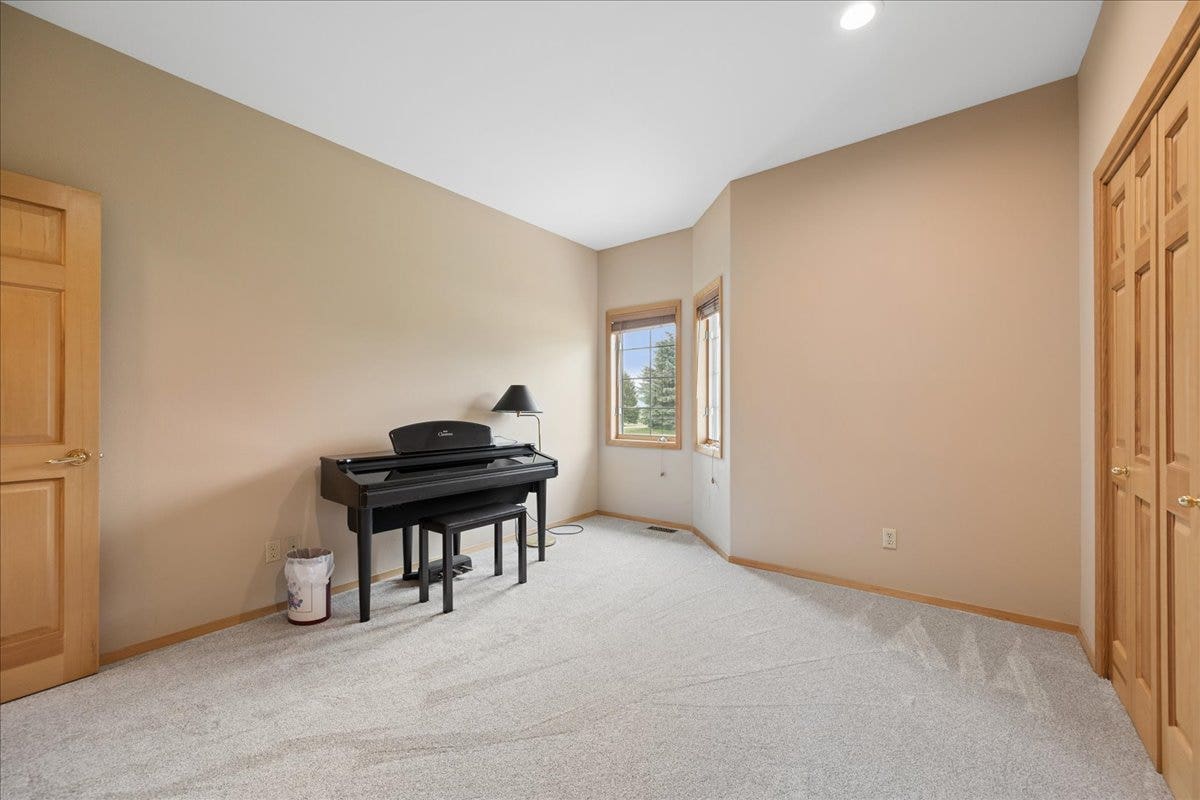 Guest bedroom