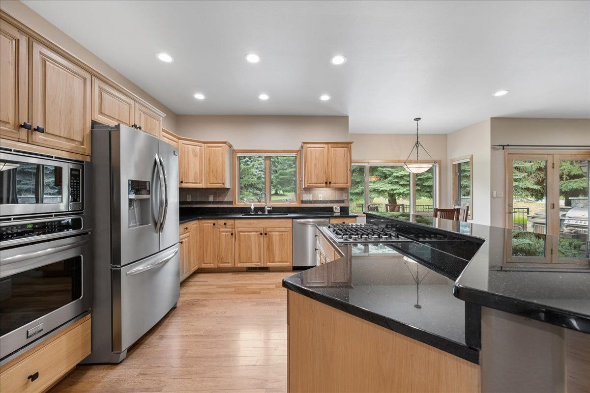 Stainless appliances including natural gas cooktop