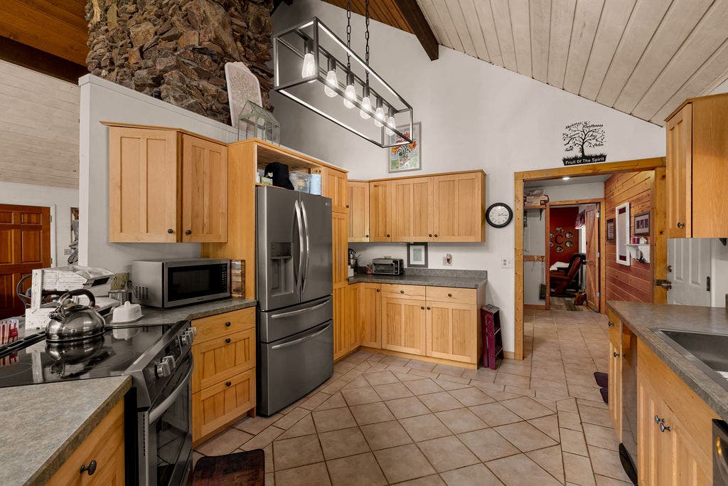 1815 Emmons Canyon Road, Kila, MT 59920 1815 Emmons Canyon Road, Kila, MT 59920