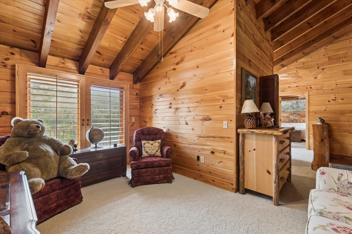 14529 Sunburst Drive, Bigfork, MT 59911 Loft