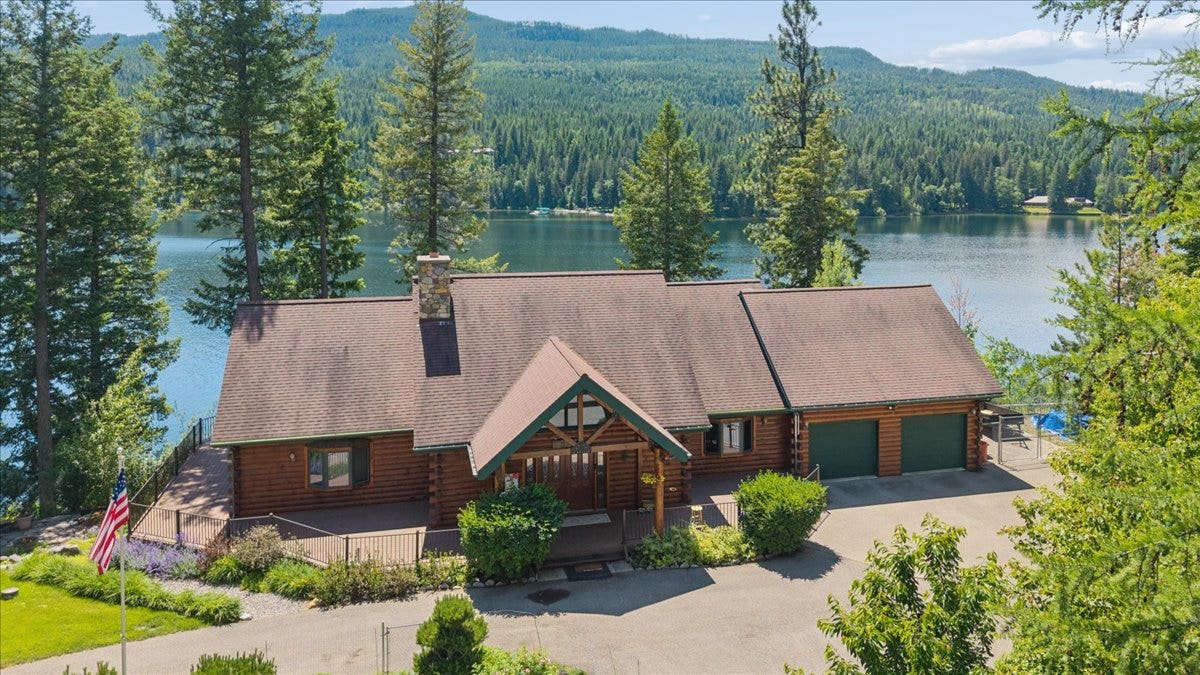 14529 Sunburst Drive, Bigfork, MT 59911 Home & Swan Lake