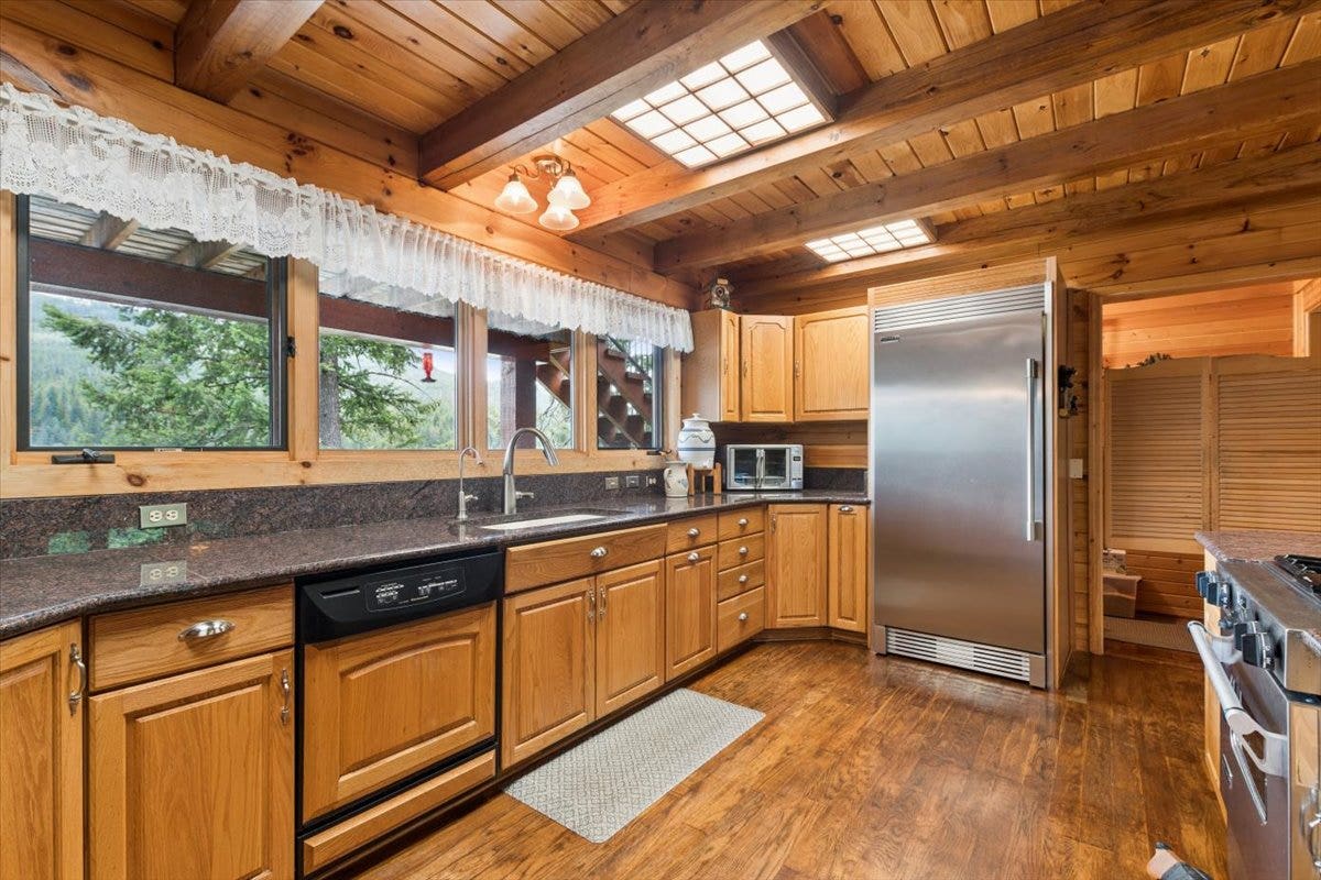 14529 Sunburst Drive, Bigfork, MT 59911 14529 Sunburst Drive, Bigfork, MT 59911