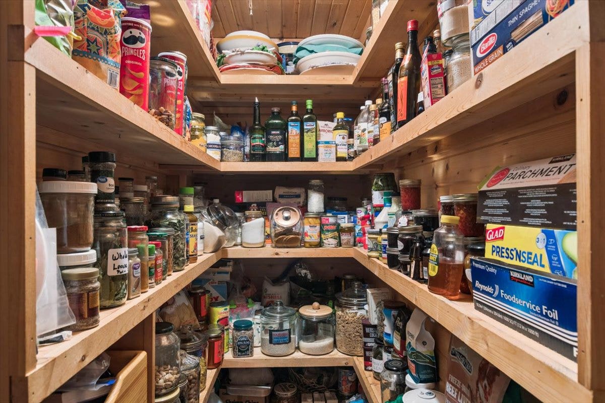 14529 Sunburst Drive, Bigfork, MT 59911 Walk-in pantry