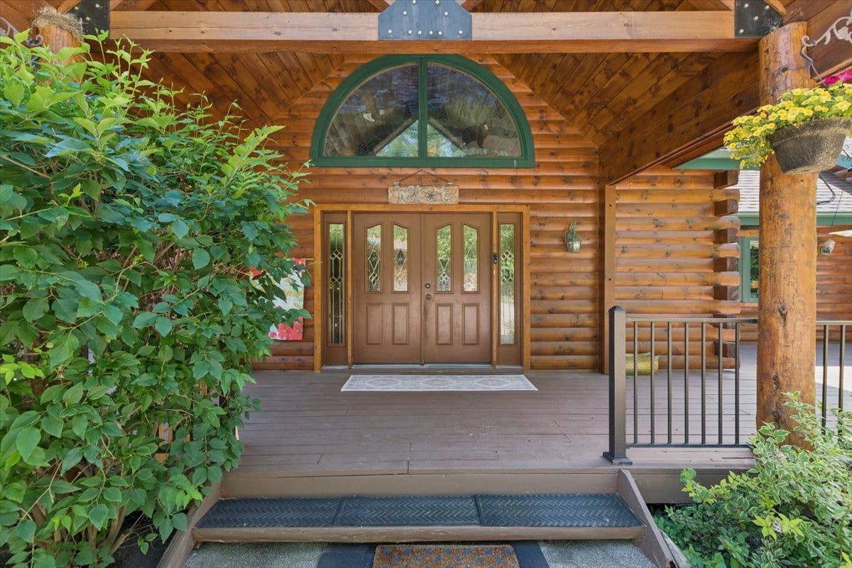 14529 Sunburst Drive, Bigfork, MT 59911 Covered front entry