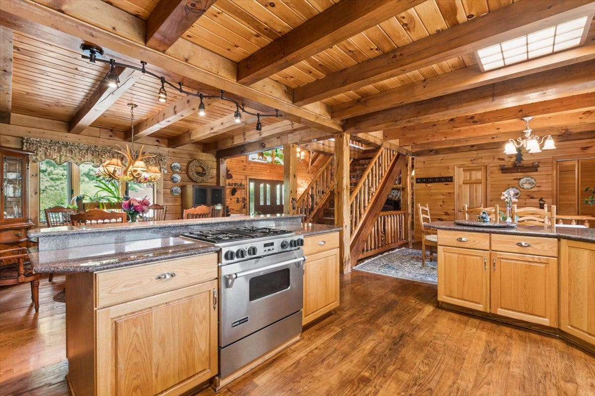 14529 Sunburst Drive, Bigfork, MT 59911 14529 Sunburst Drive, Bigfork, MT 59911