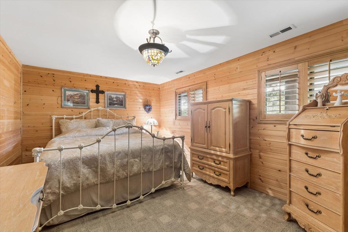 14529 Sunburst Drive, Bigfork, MT 59911 Lower-level bedroom