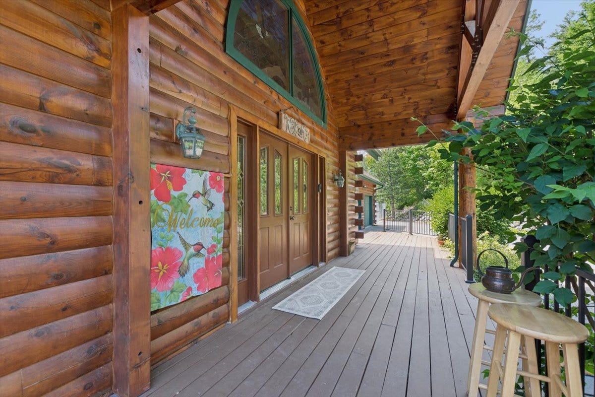14529 Sunburst Drive, Bigfork, MT 59911 Covered front entry