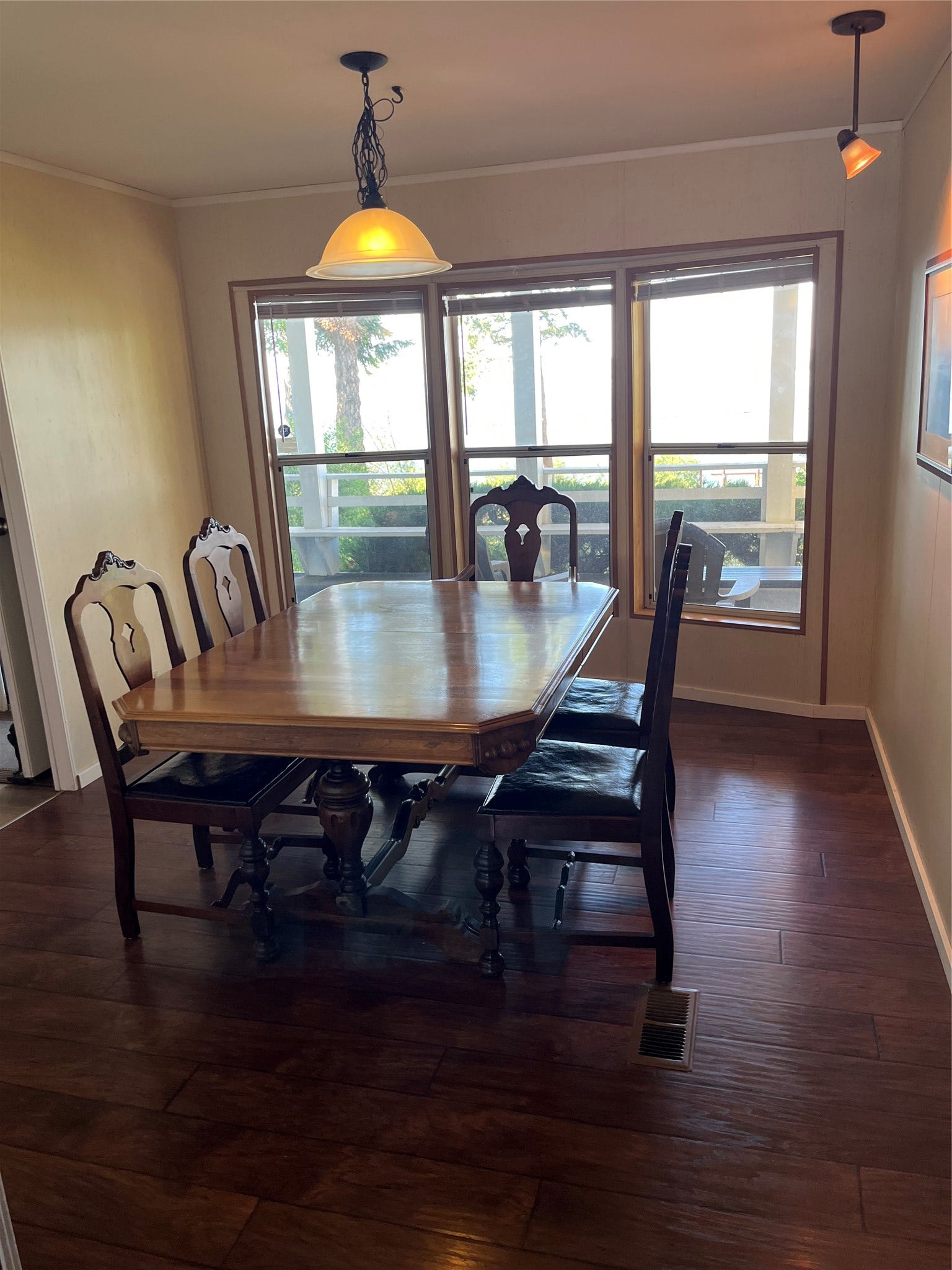 15335 MT Highway 35, Bigfork, MT 59911 Second home dining room
