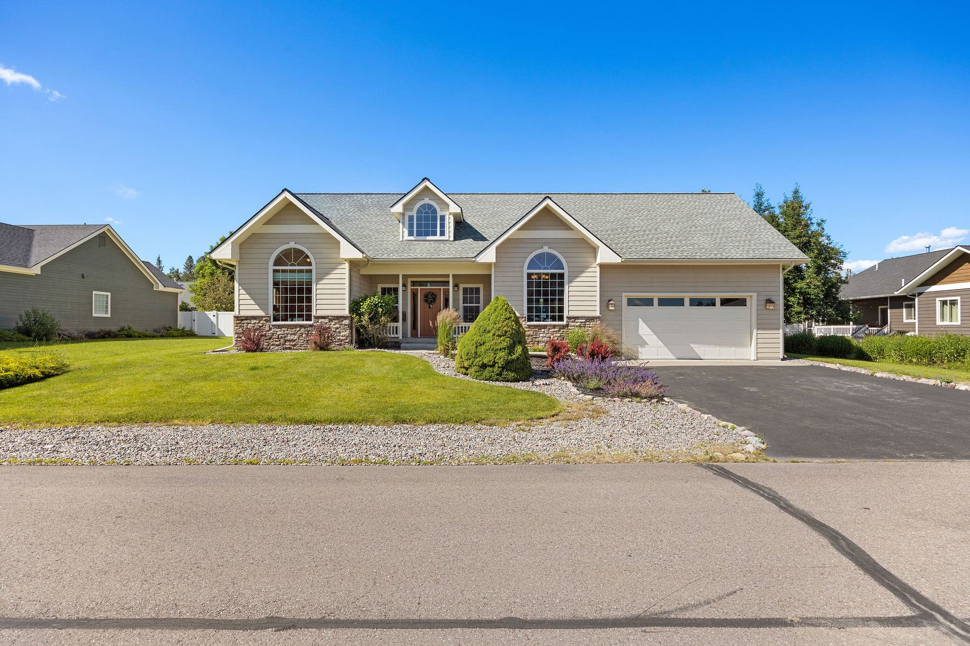 27 Gage Terrace, Bigfork, MT 59911 Level and year round easy access