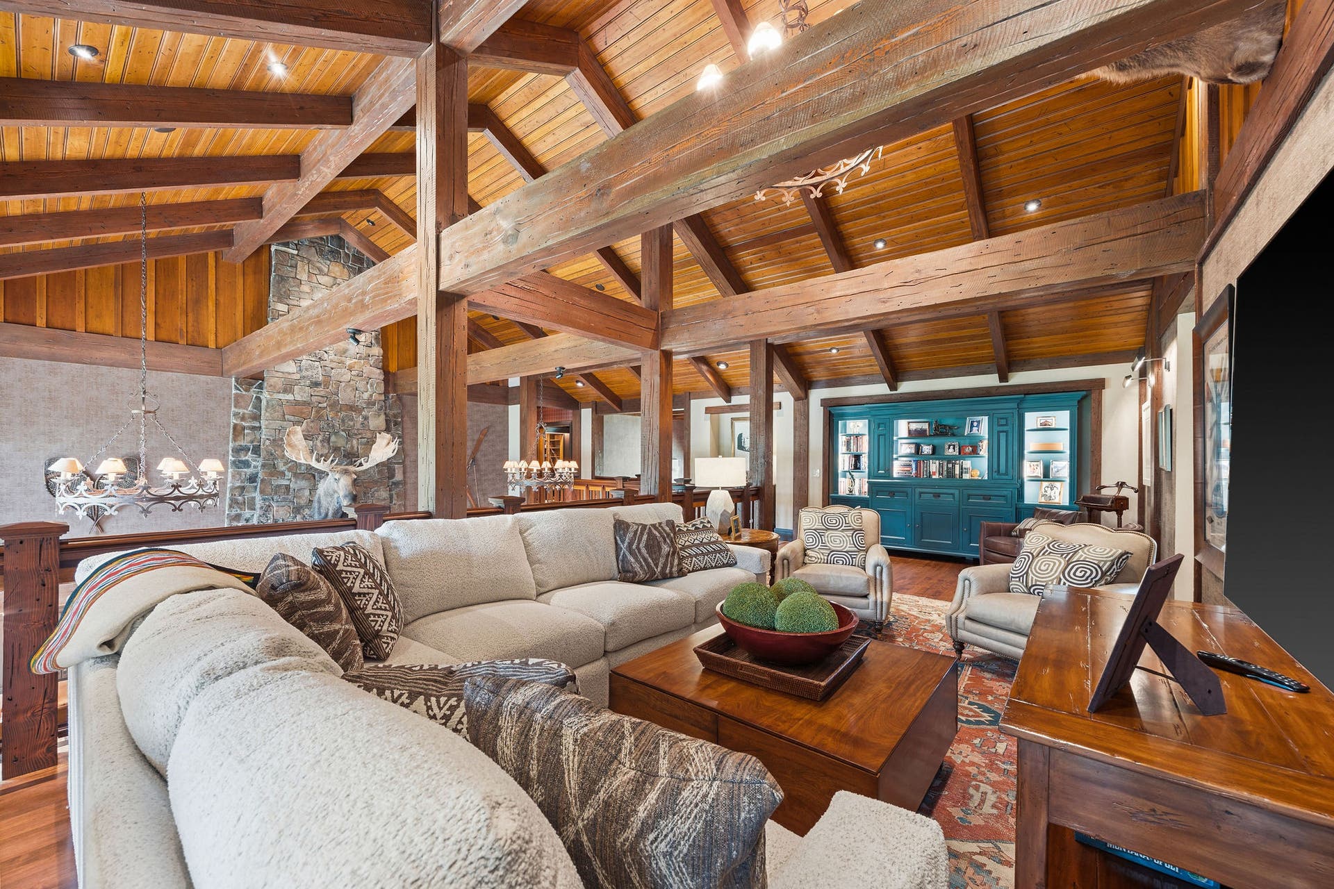 13531 Copper Lane, Bigfork, MT 59911 Upper family room