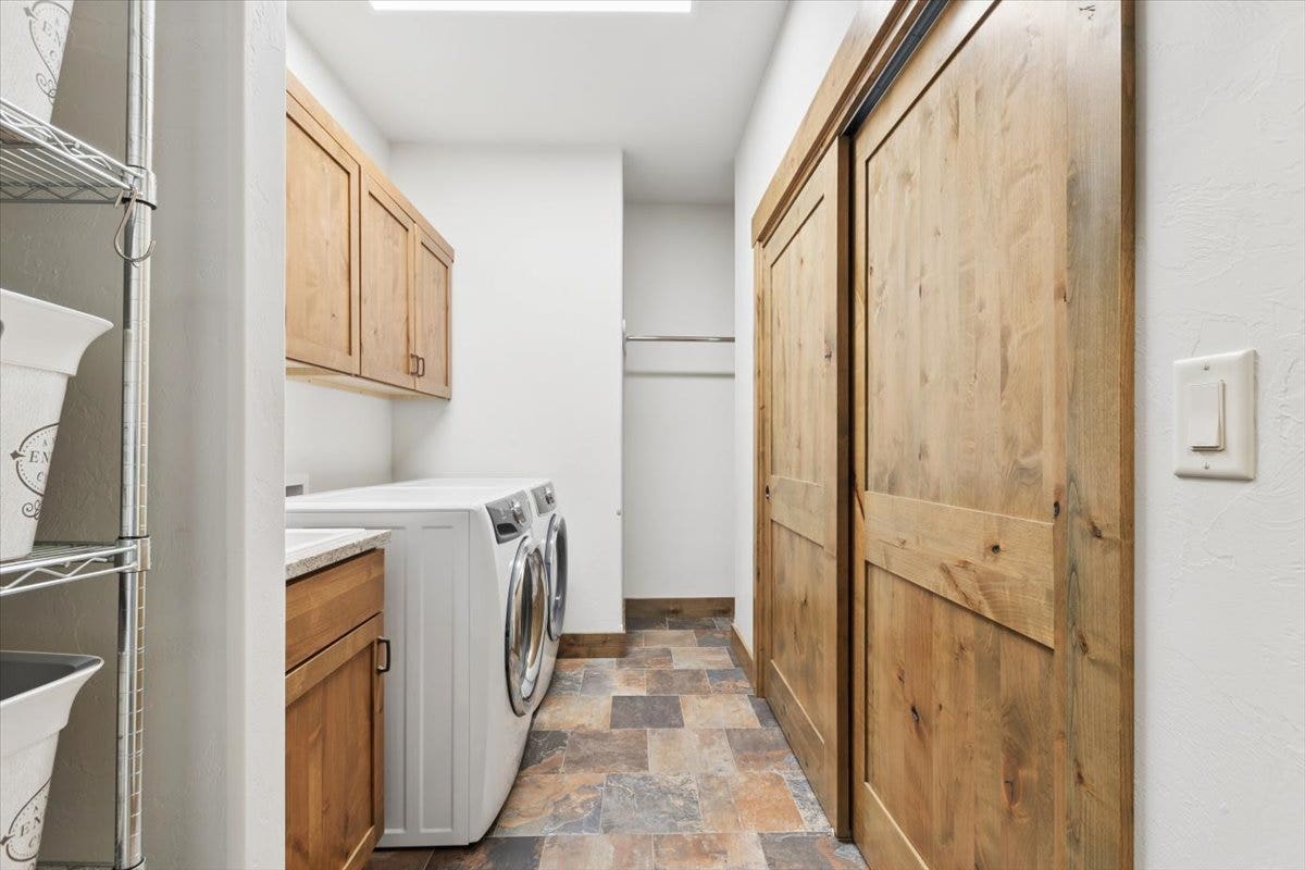 236 Bluebunch Court, Bigfork, MT 59911 Large laundry room with plenty of storage