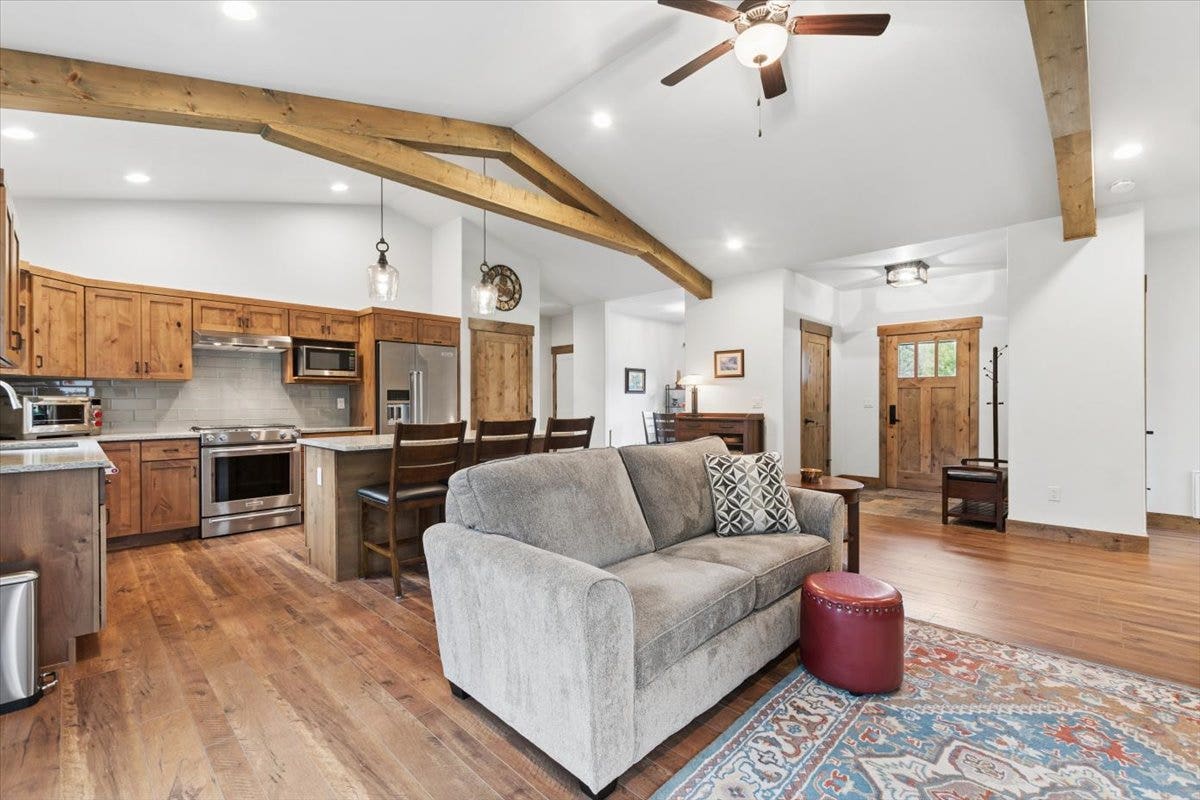 236 Bluebunch Court, Bigfork, MT 59911 Inviting open floor plan