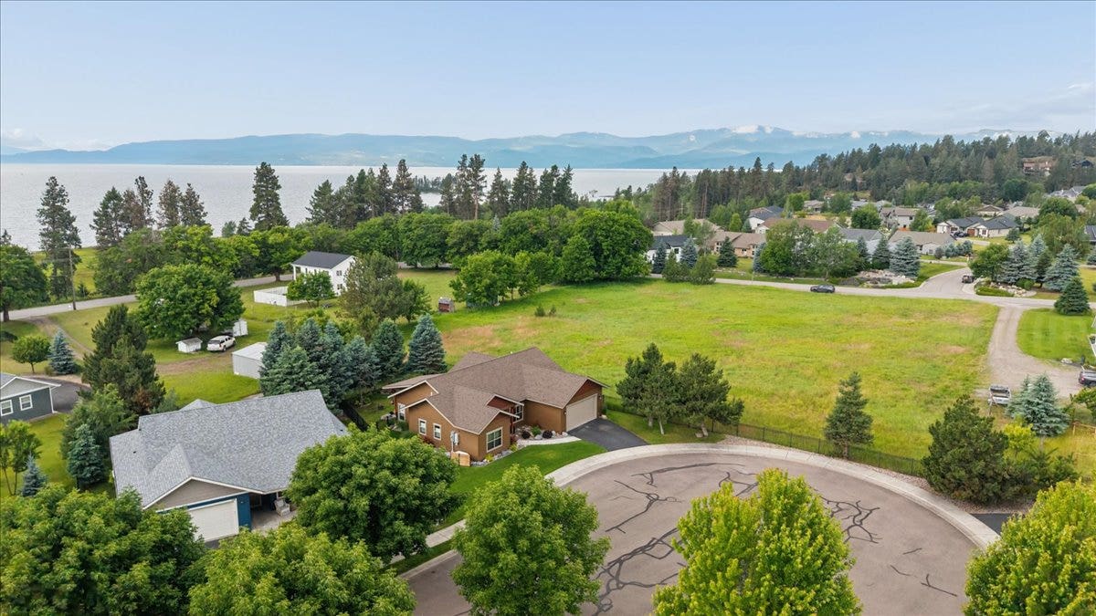 236 Bluebunch Court, Bigfork, MT 59911 End of the road privacy