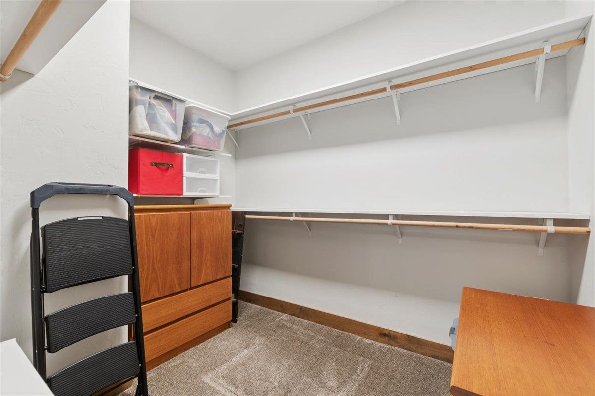 236 Bluebunch Court, Bigfork, MT 59911 Walk-in closet