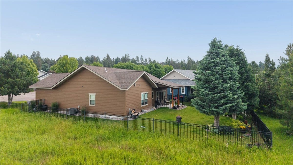 236 Bluebunch Court, Bigfork, MT 59911 Fully fenced back yard