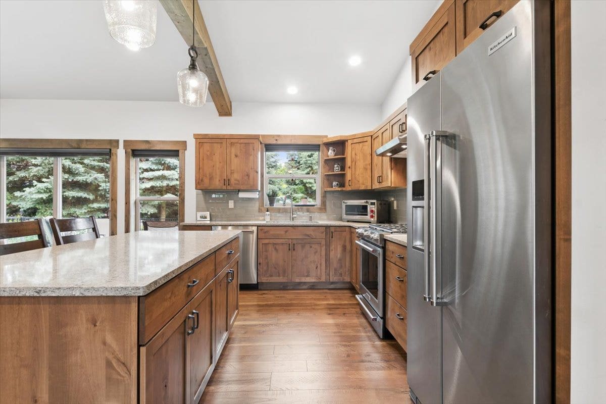 236 Bluebunch Court, Bigfork, MT 59911 Kitchen with a lot of counter space