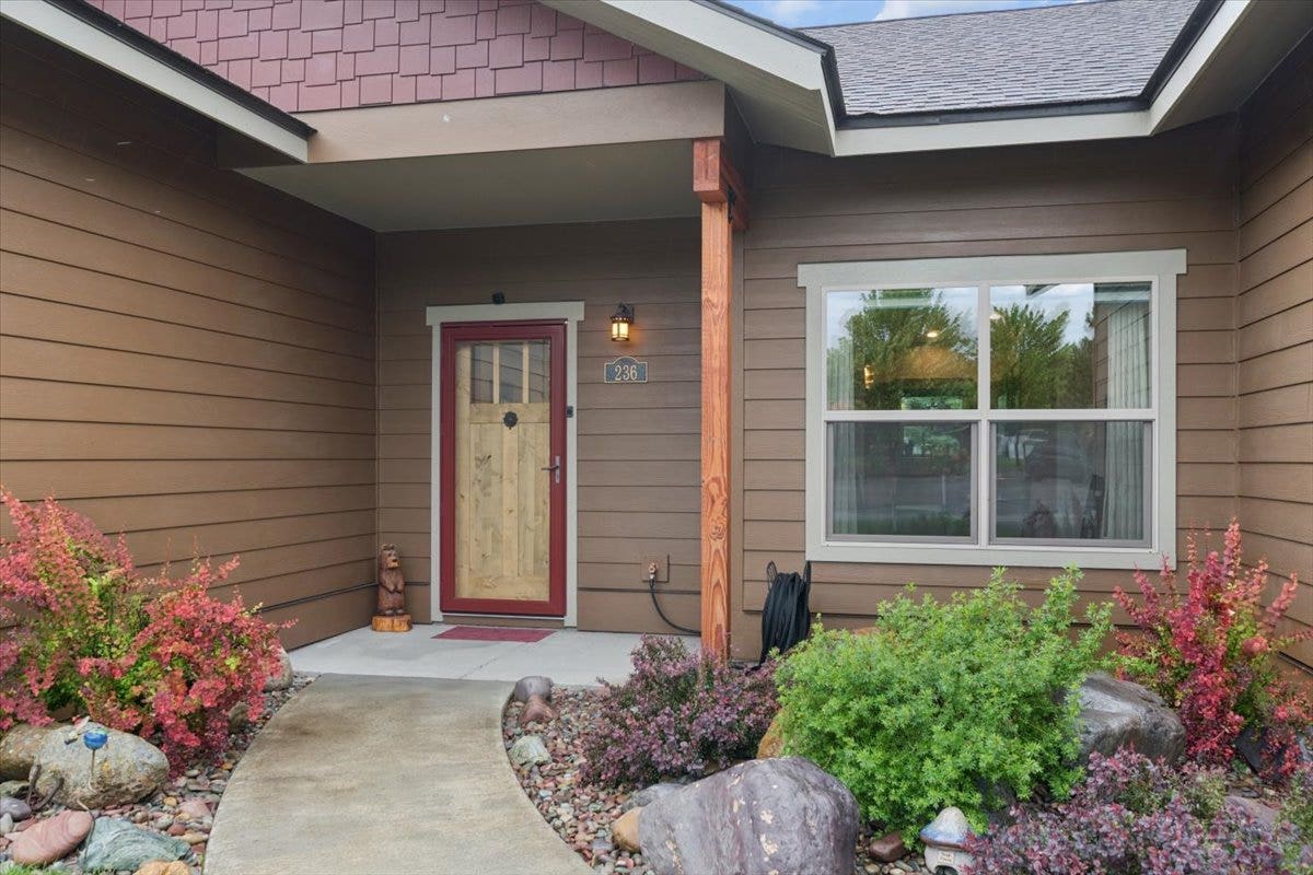 236 Bluebunch Court, Bigfork, MT 59911 Front entry to home
