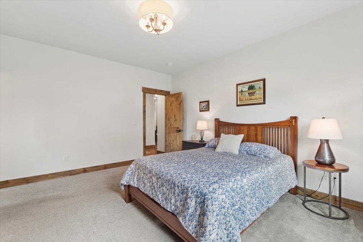 236 Bluebunch Court, Bigfork, MT 59911 Primary bedroom