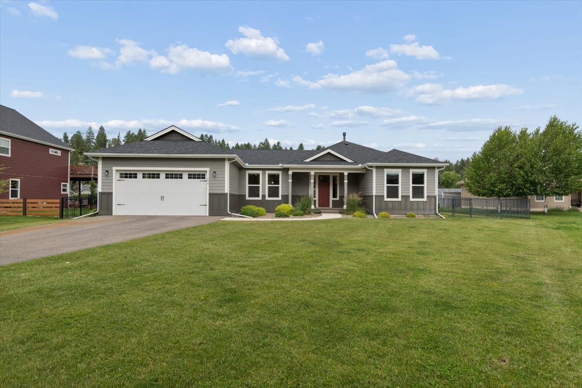 615 Mill Pond Place, Bigfork, MT 59911 Front porch and entry to home