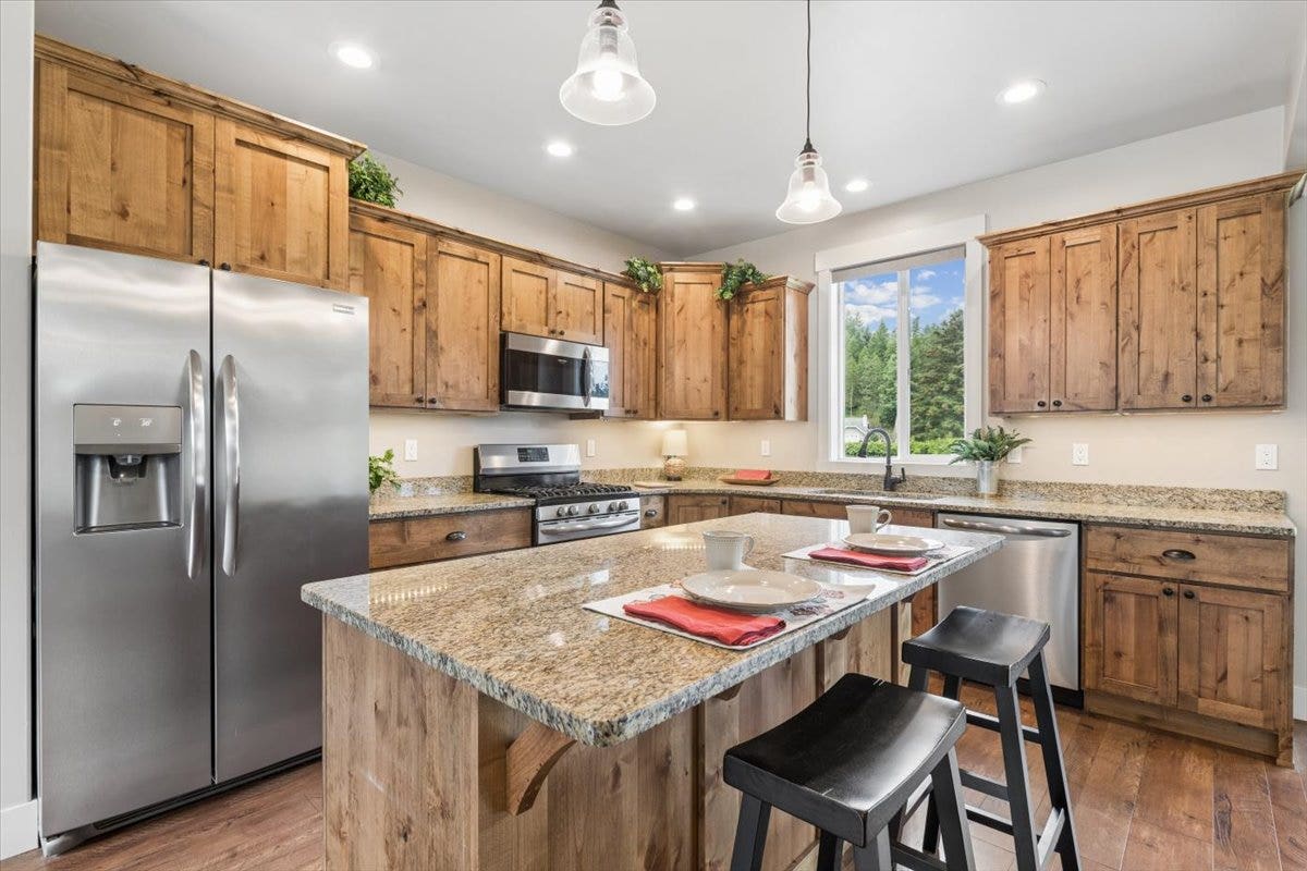 615 Mill Pond Place, Bigfork, MT 59911 Breakfast counter