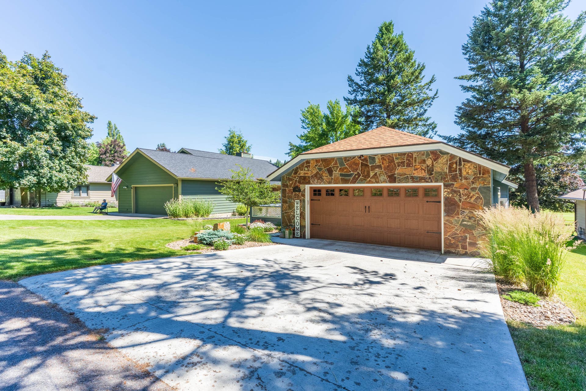77 Golf Terrace, Bigfork, MT 59911 Driveway and Front of house