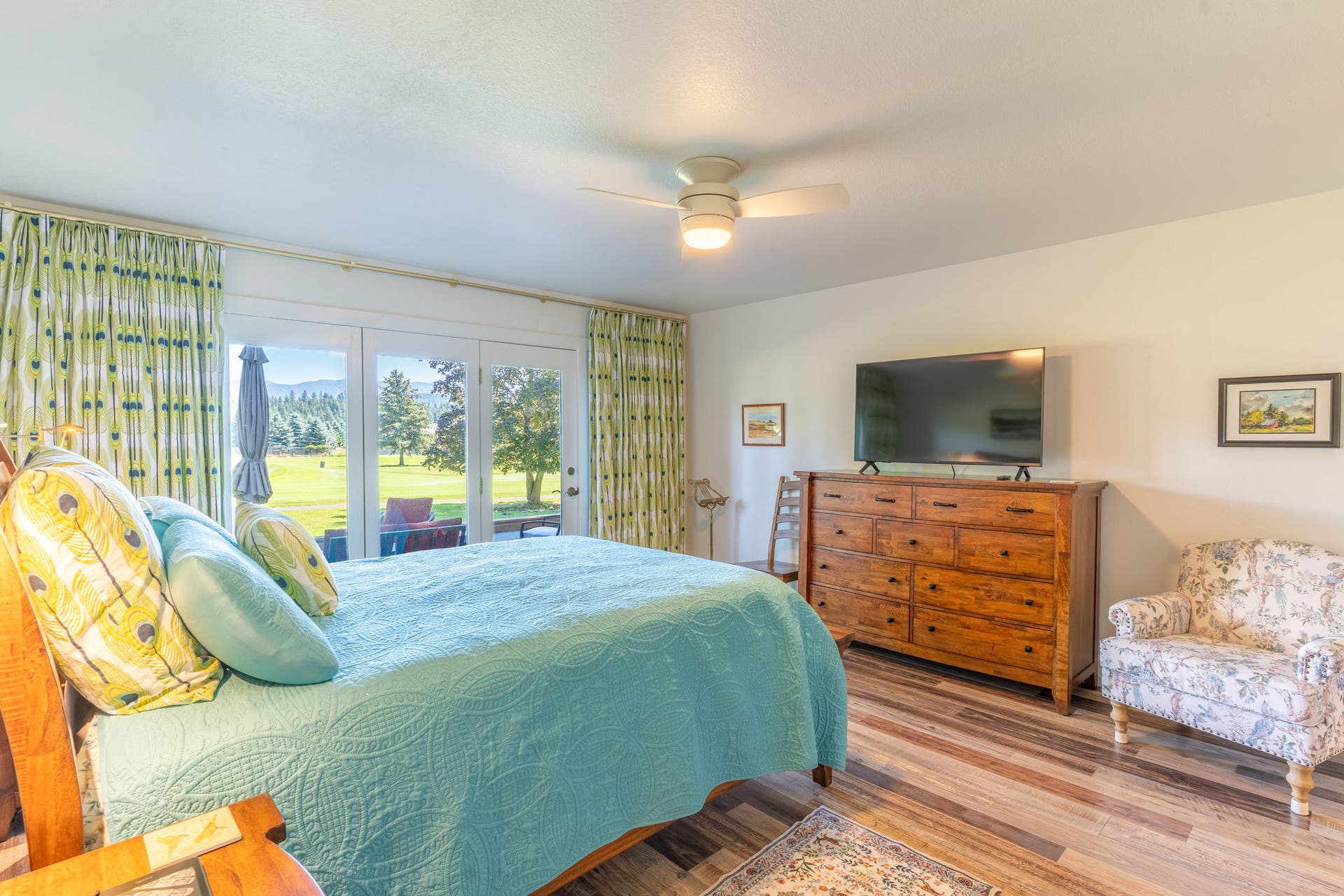 77 Golf Terrace, Bigfork, MT 59911 Primary ensuite