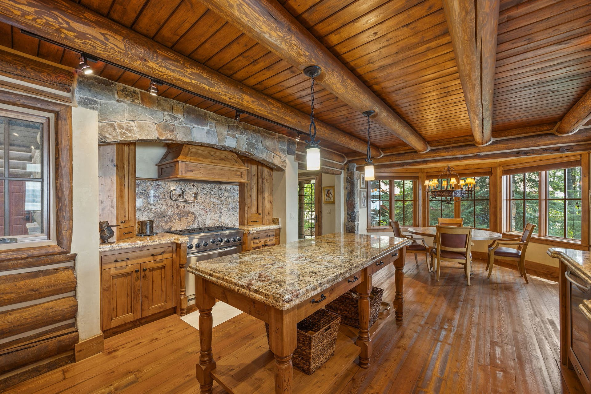 13471 Albright Lane, Bigfork, MT 59911 13471 Albright Lane, Bigfork, MT 59911