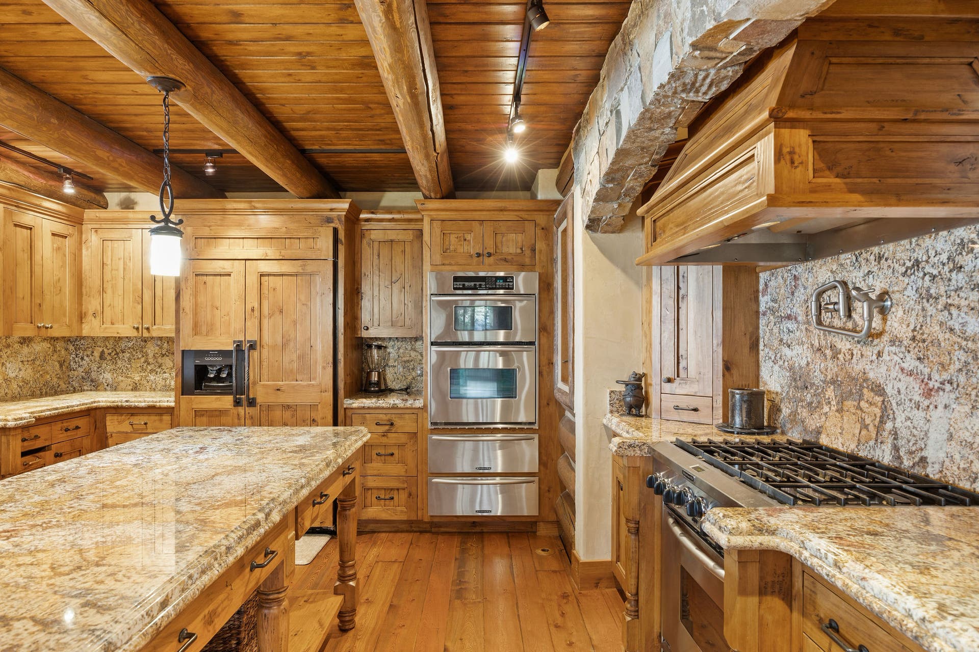 13471 Albright Lane, Bigfork, MT 59911 13471 Albright Lane, Bigfork, MT 59911