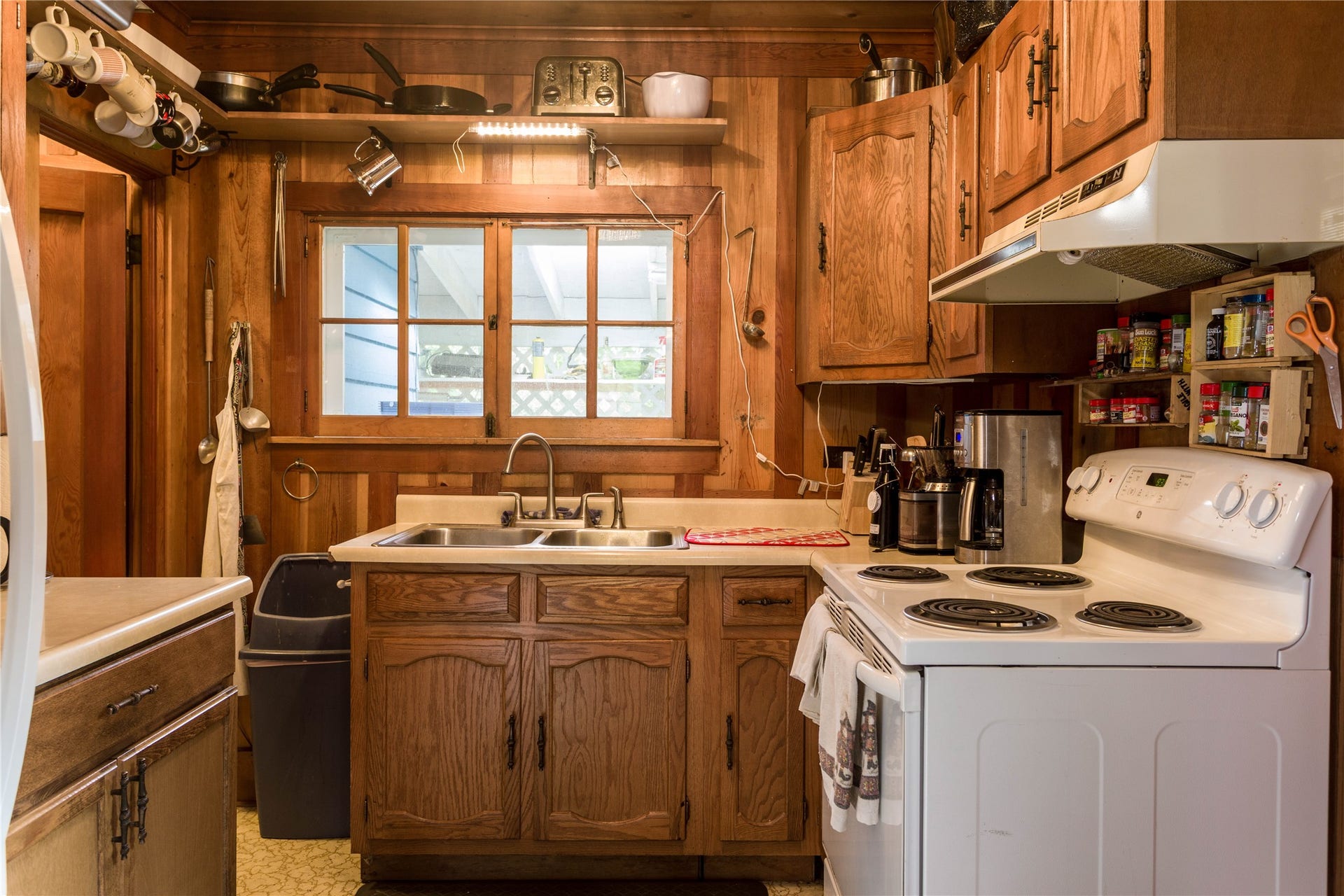 338 Flathead Lodge Road, Bigfork, MT 59911 338 Flathead Lodge Road, Bigfork, MT 59911