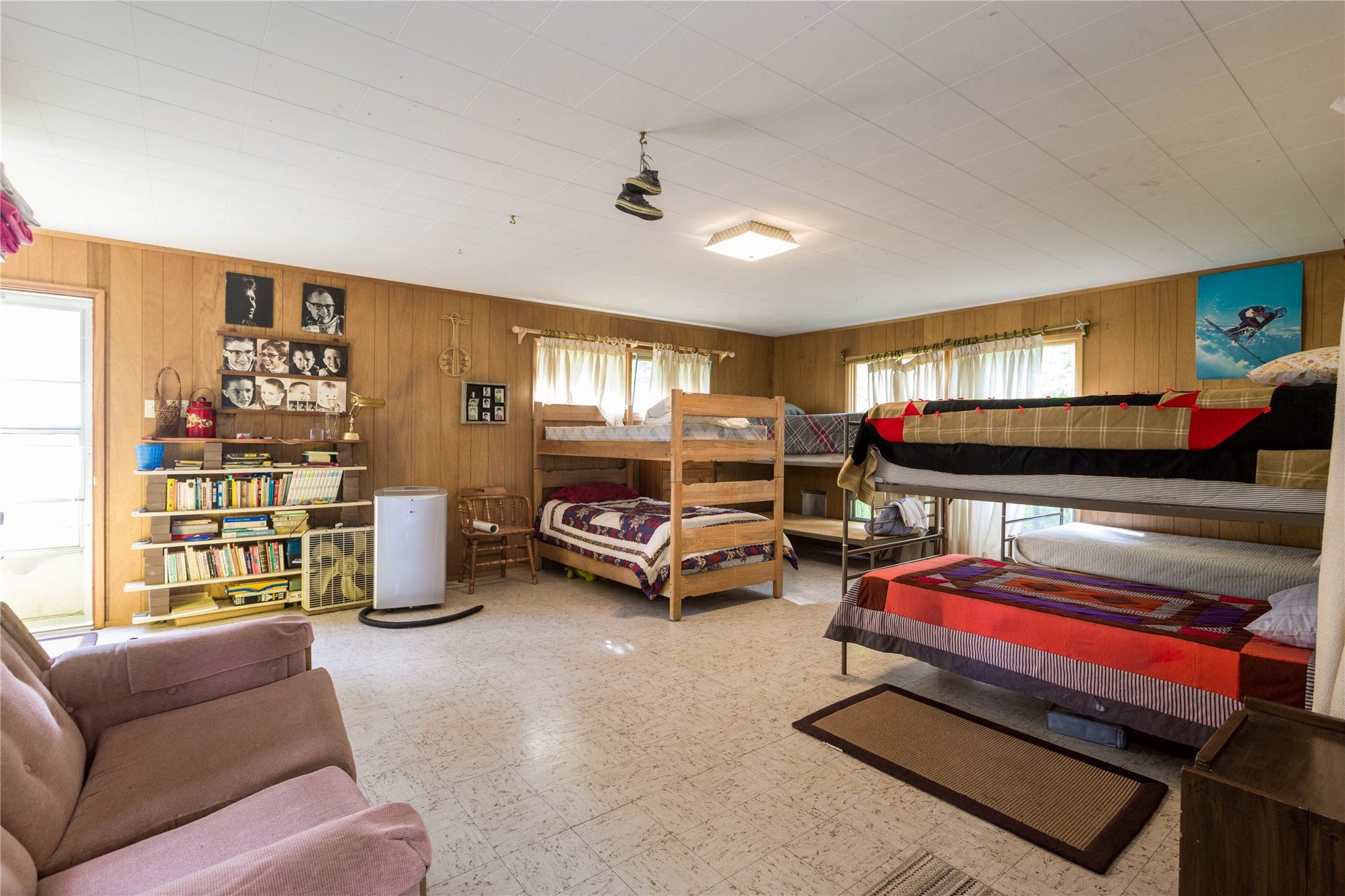 338 Flathead Lodge Road, Bigfork, MT 59911 Bunkhouse bunk beds.