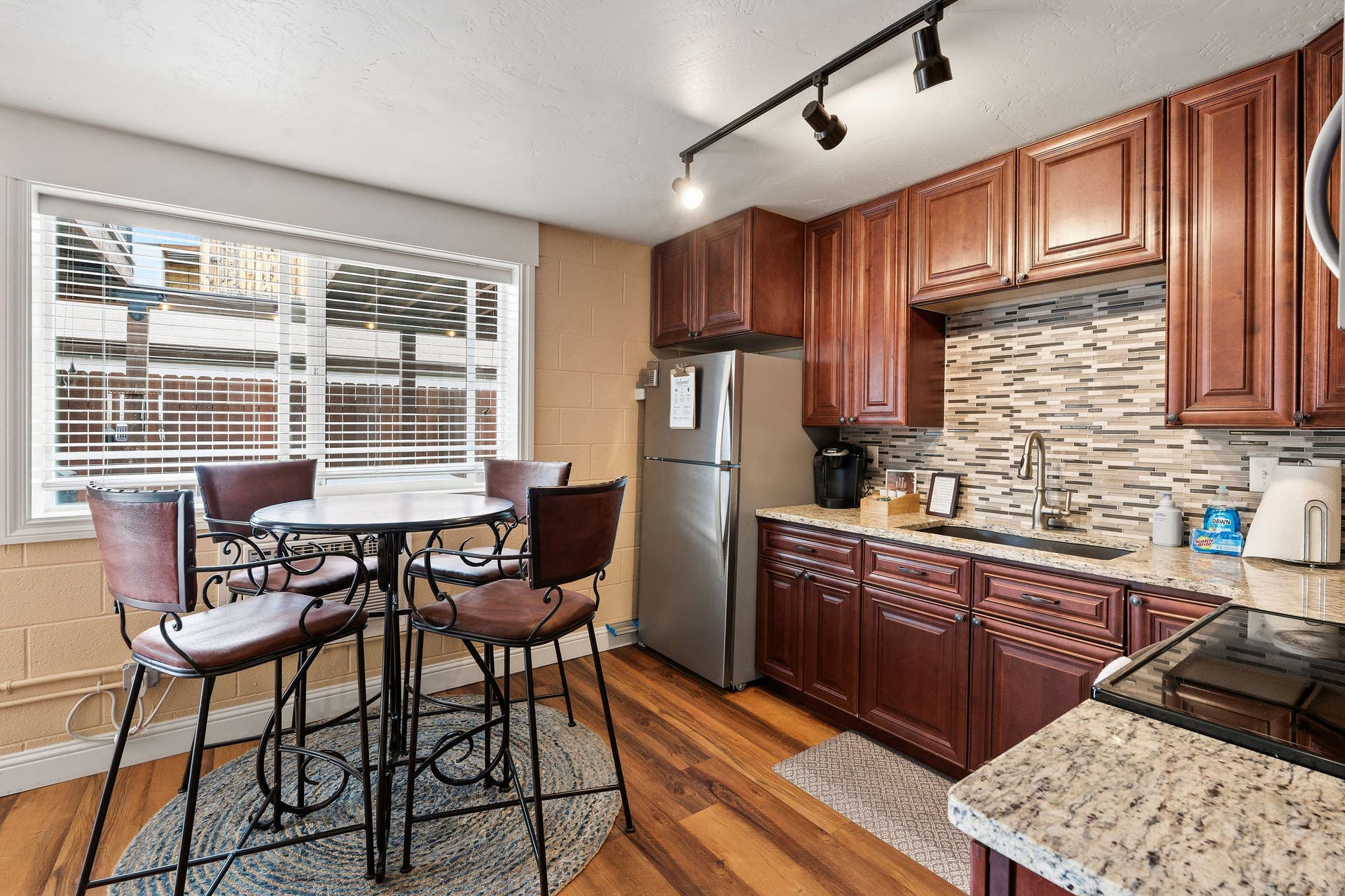 473 Osborn Avenue, Bigfork, MT 59911 The Patriot - Full kitchen includes full size fridge etc..