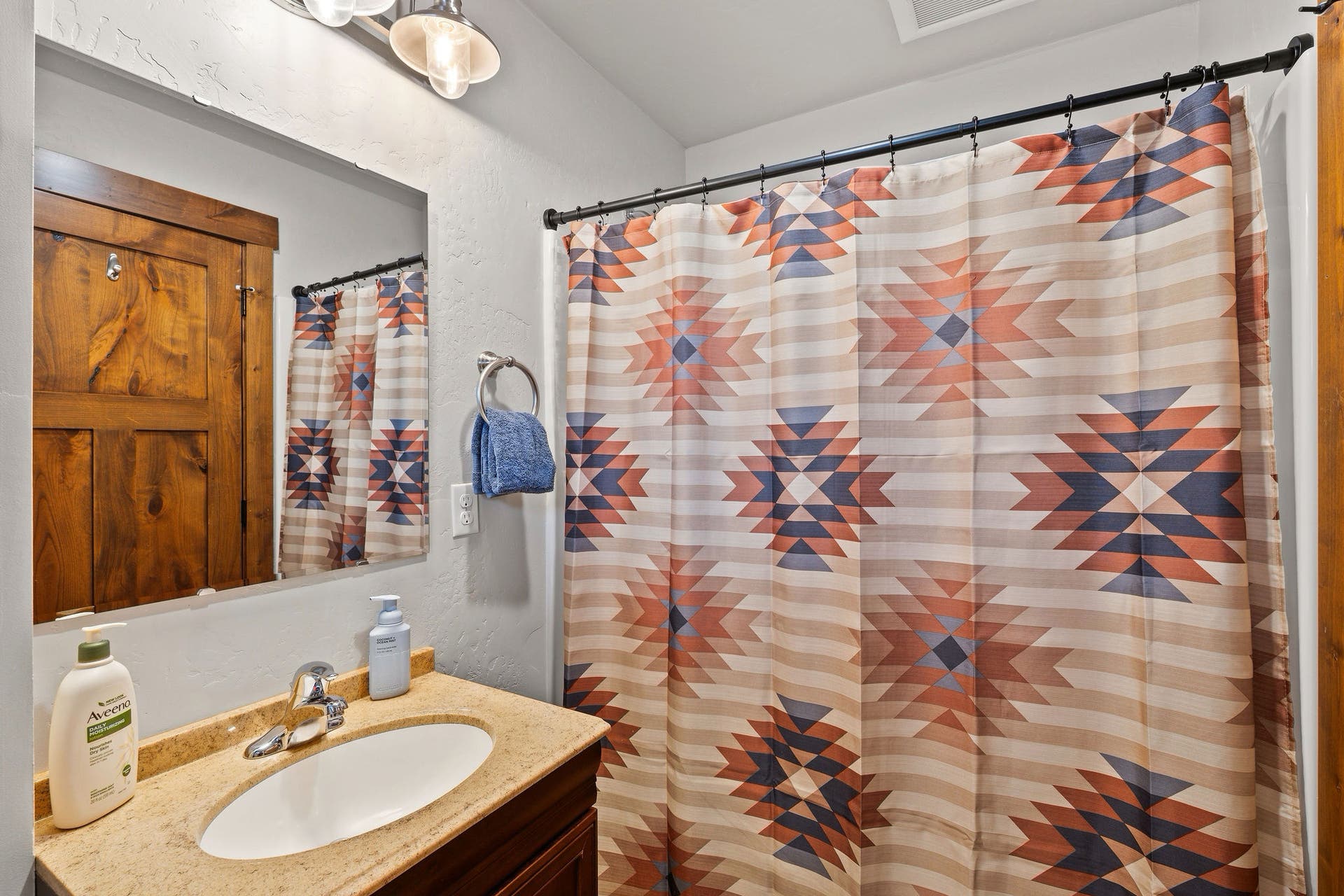 473 Osborn Avenue, Bigfork, MT 59911 The Hunter: 3/4 Bathroom