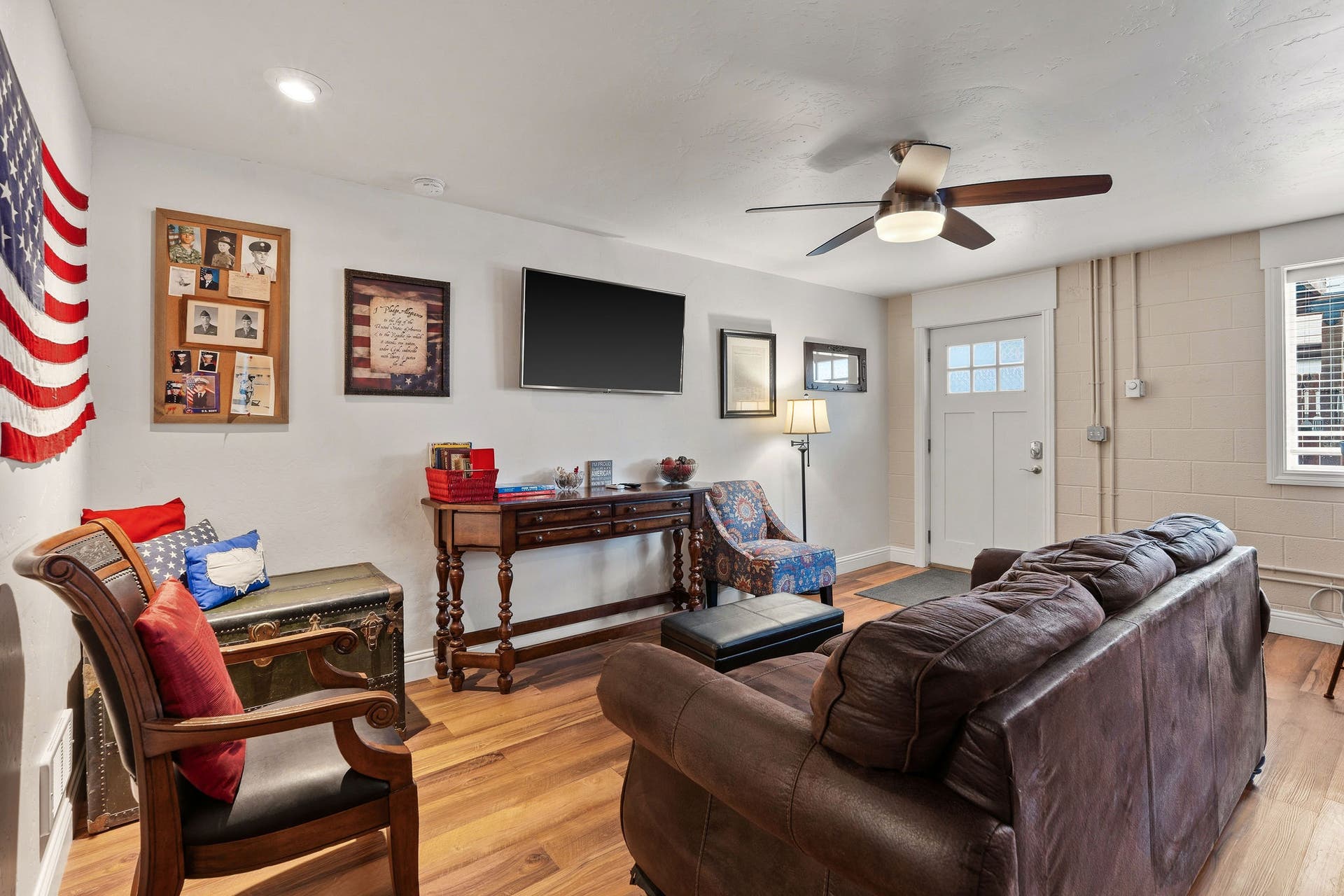 473 Osborn Avenue, Bigfork, MT 59911 Patriot Living Room.