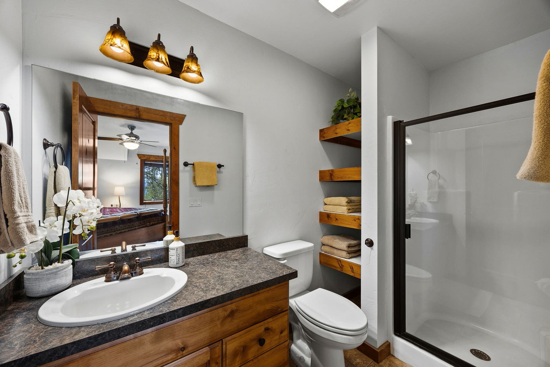 70 Big Cedar, Bigfork, MT 59911 Upper bath 4