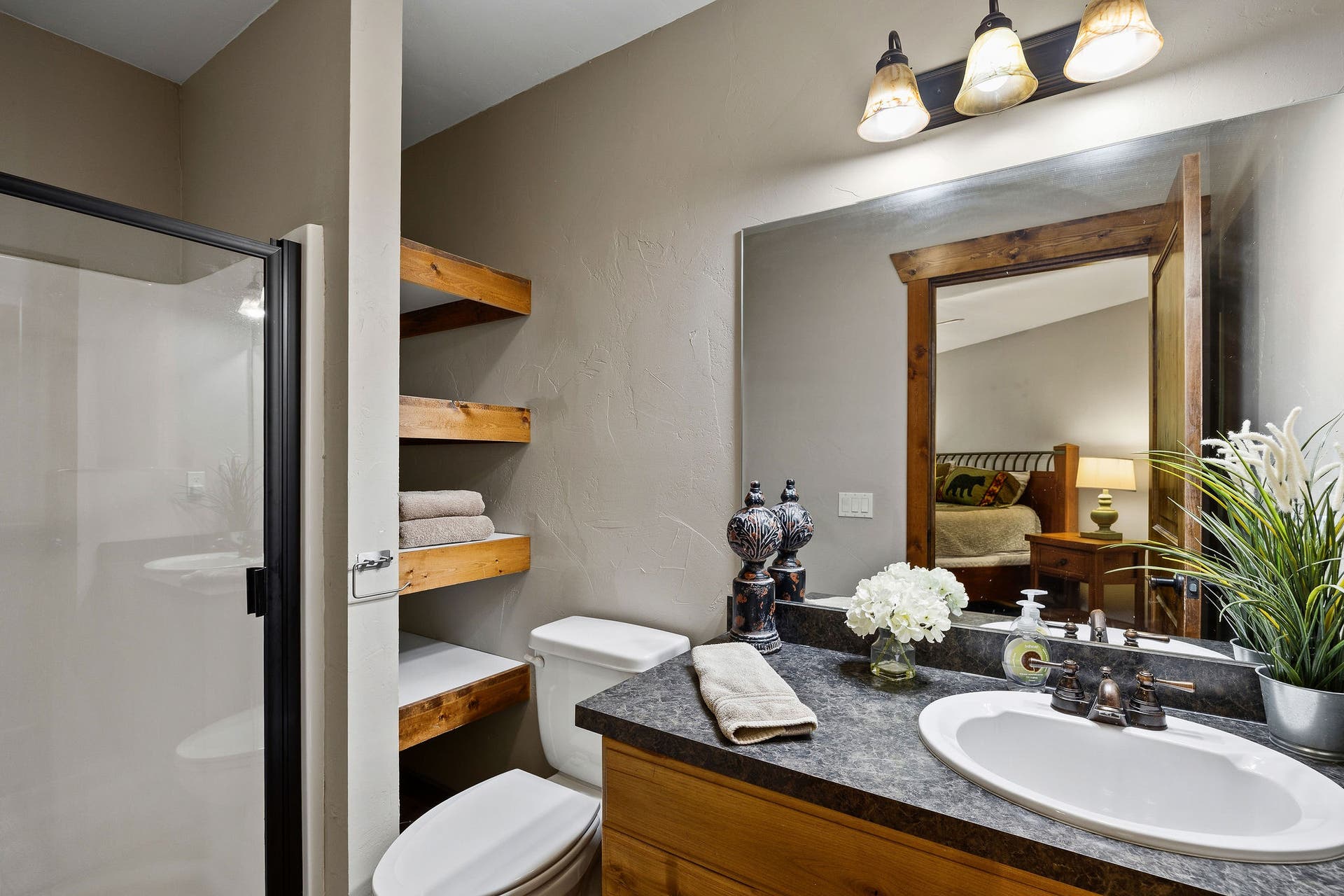 70 Big Cedar, Bigfork, MT 59911 Upper bath 3