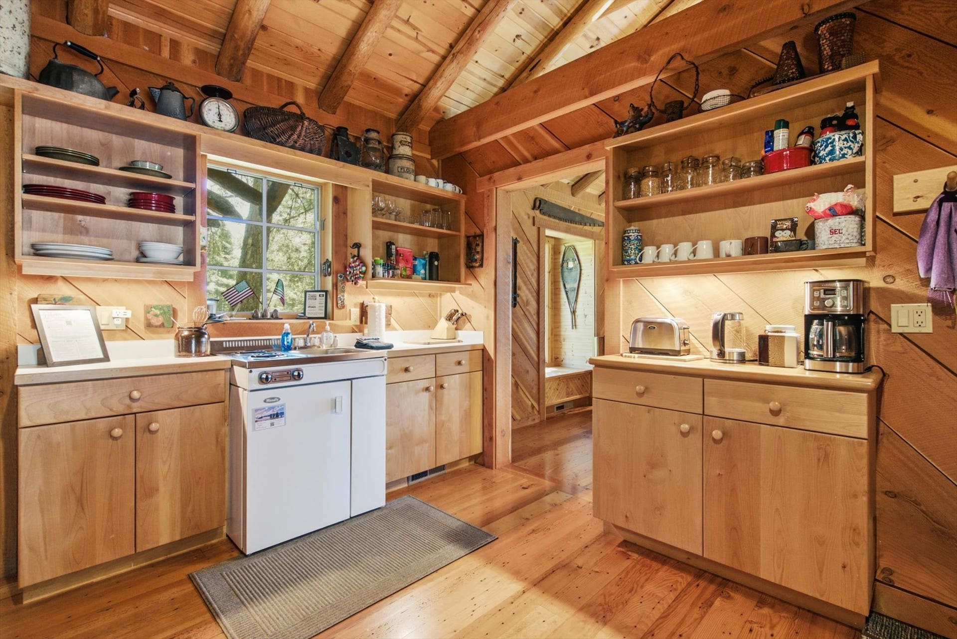 9050 Mt Highway 35, Bigfork, MT 59911 9050 Mt Highway 35, Bigfork, MT 59911