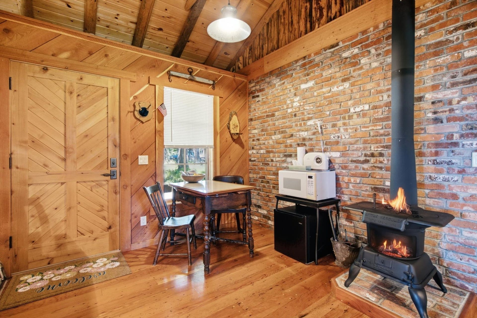 9050 Mt Highway 35, Bigfork, MT 59911 9050 Mt Highway 35, Bigfork, MT 59911