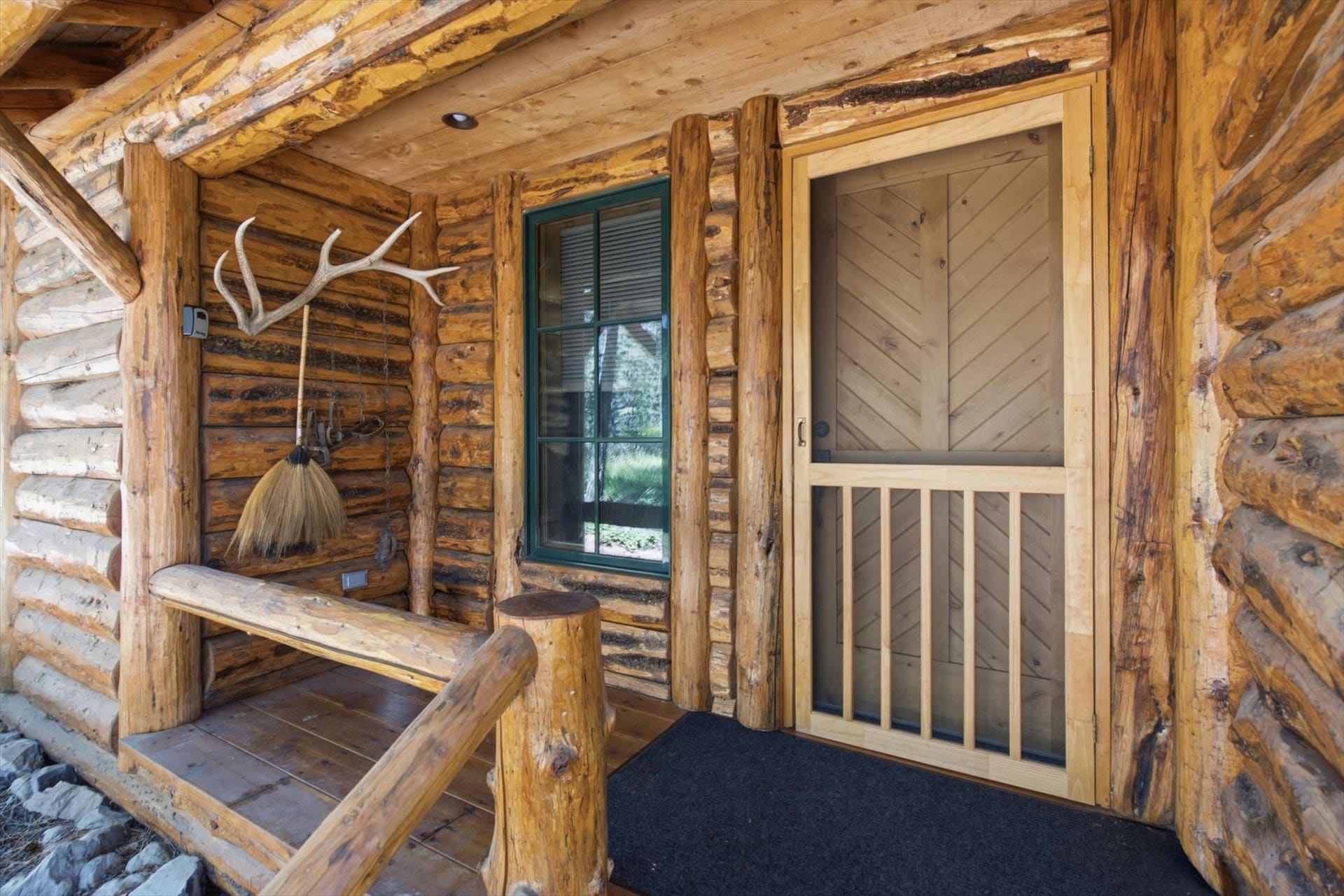 9050 Mt Highway 35, Bigfork, MT 59911 9050 Mt Highway 35, Bigfork, MT 59911