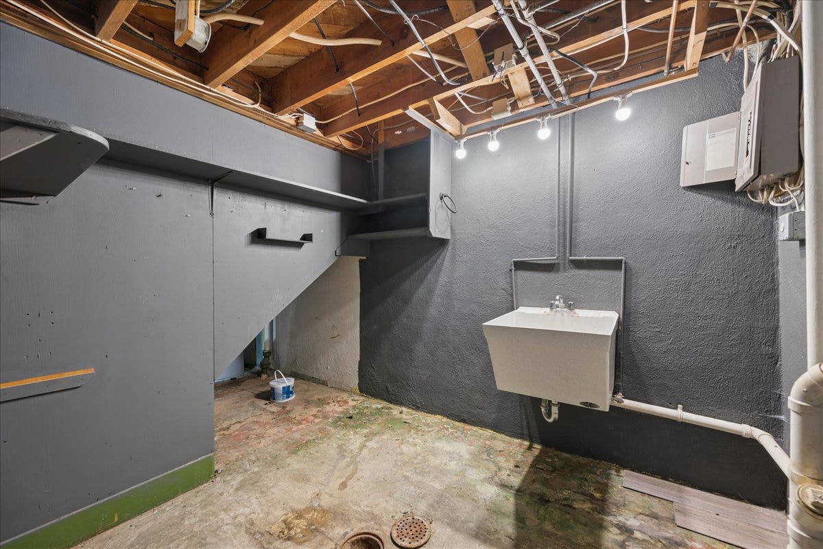 319 E California Street, Kalispell, MT 59901 319 E California Street, Kalispell, MT 59901