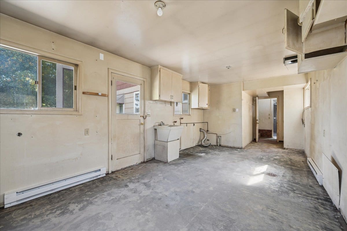 319 E California Street, Kalispell, MT 59901 319 E California Street, Kalispell, MT 59901