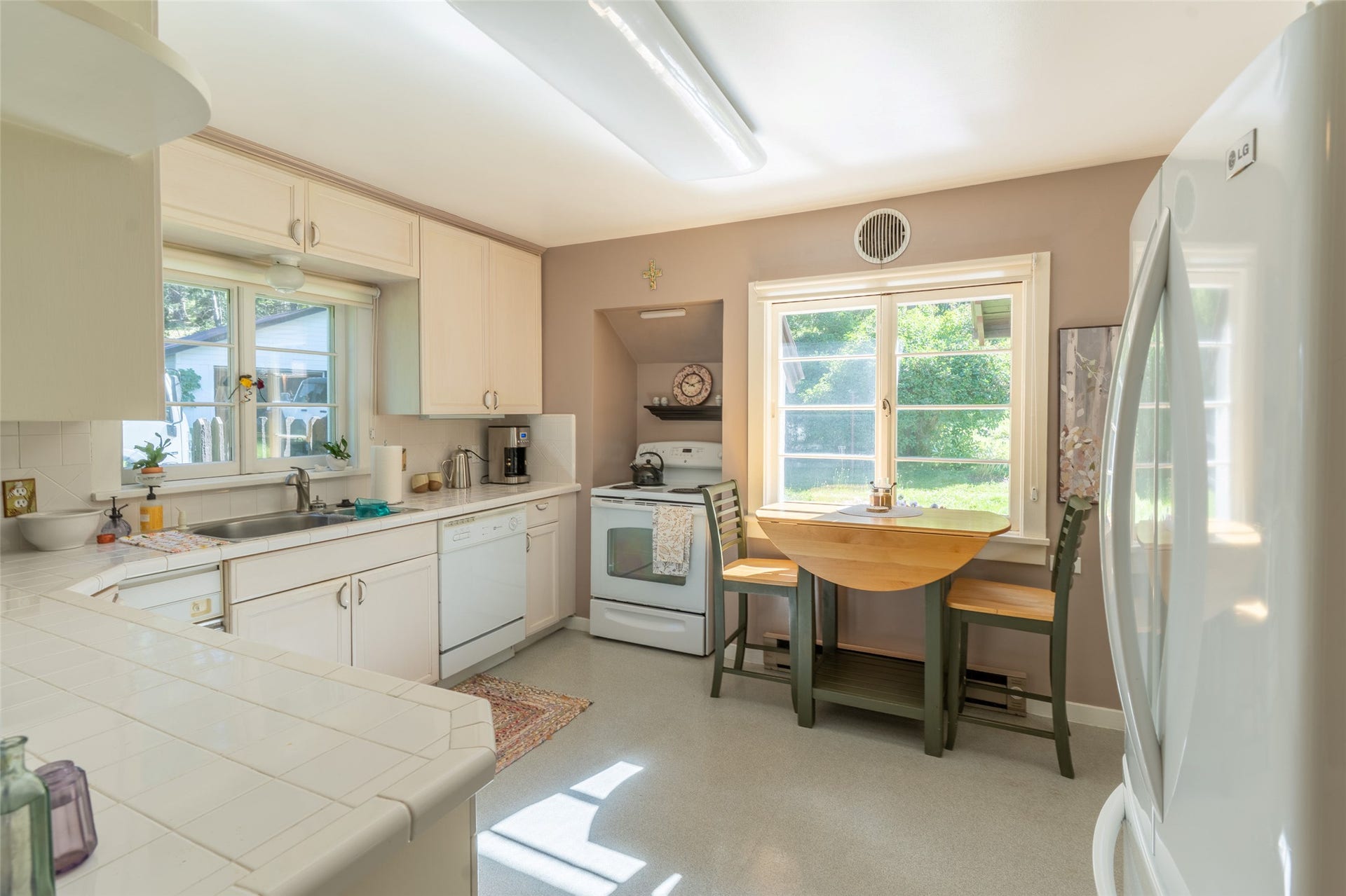21034 Mt Highway 35, Bigfork, MT 59911 21034 Mt Highway 35, Bigfork, MT 59911