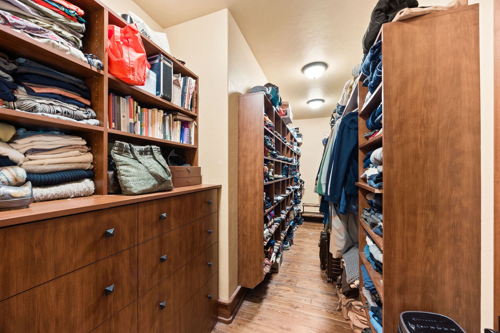 500 Wild Swan Trail, Bigfork, MT 59911 Primary walk in closet