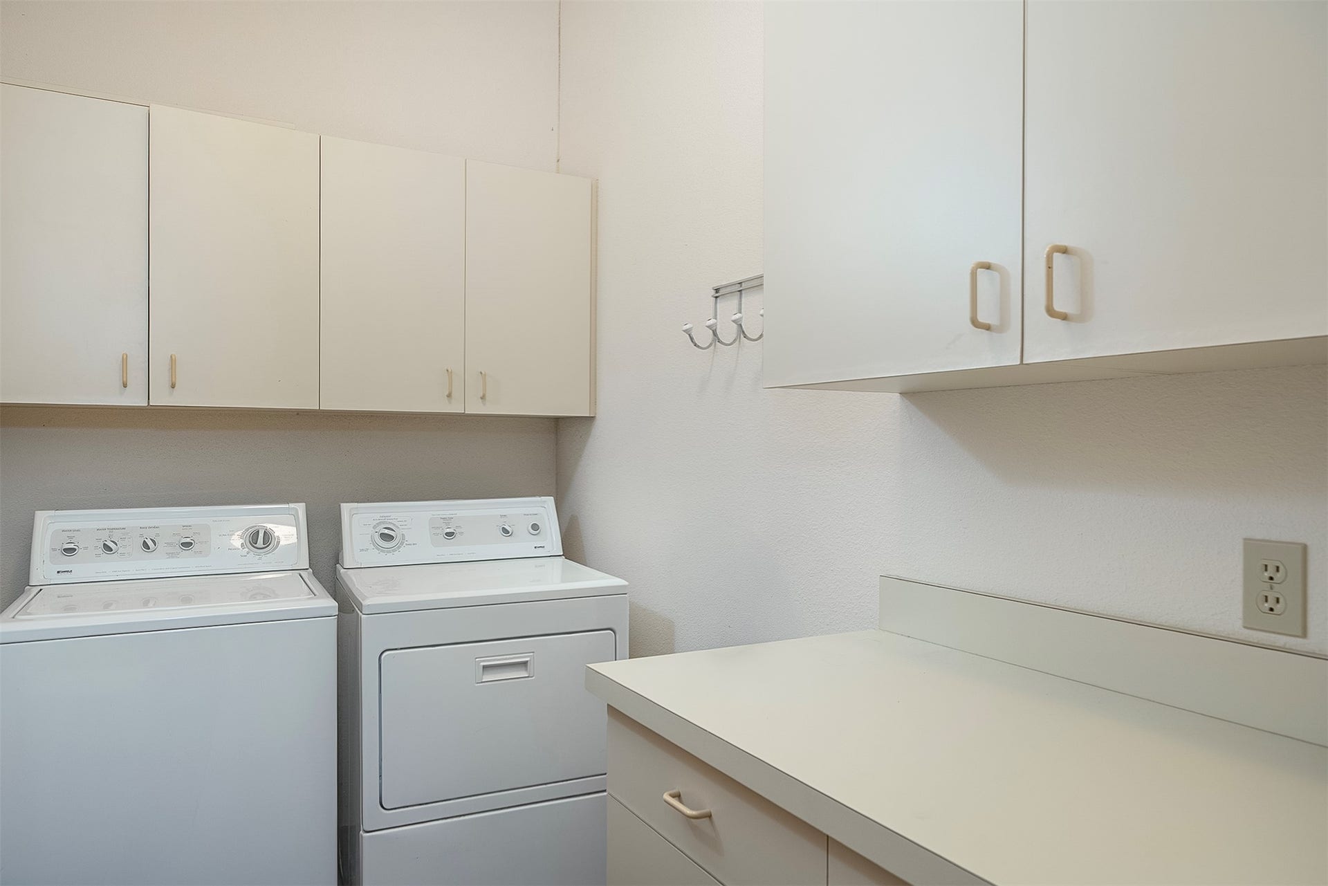 140 Pebble Way, #23, Bigfork, MT 59911 Indoor laundry room