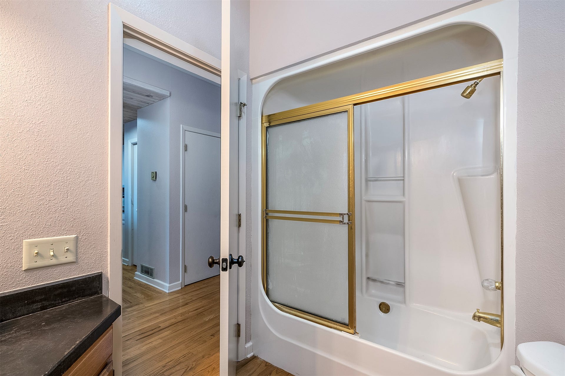 140 Pebble Way, #23, Bigfork, MT 59911 guest bath