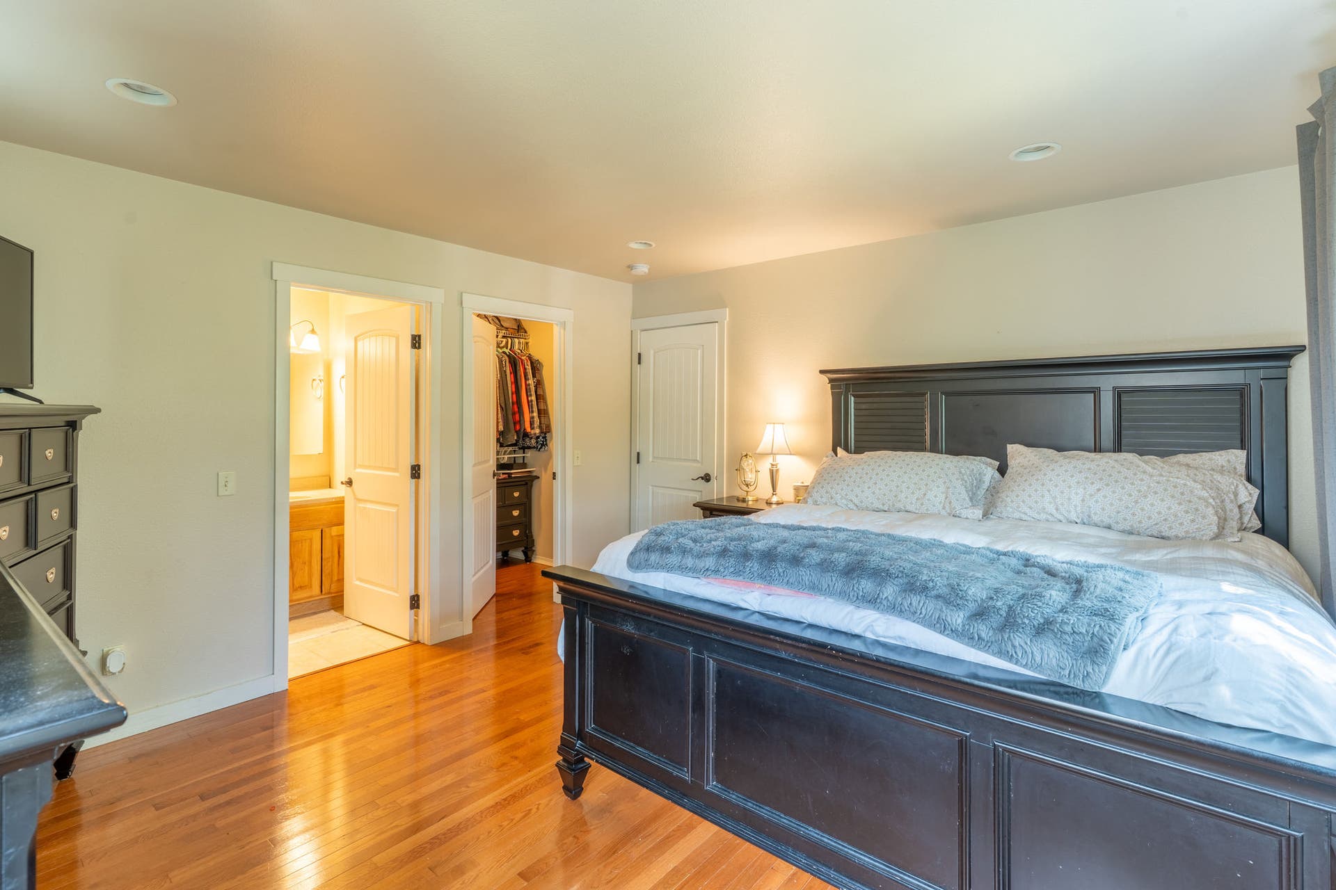 987 Electric Avenue, Bigfork, MT 59911 Primary Bedroom, main level