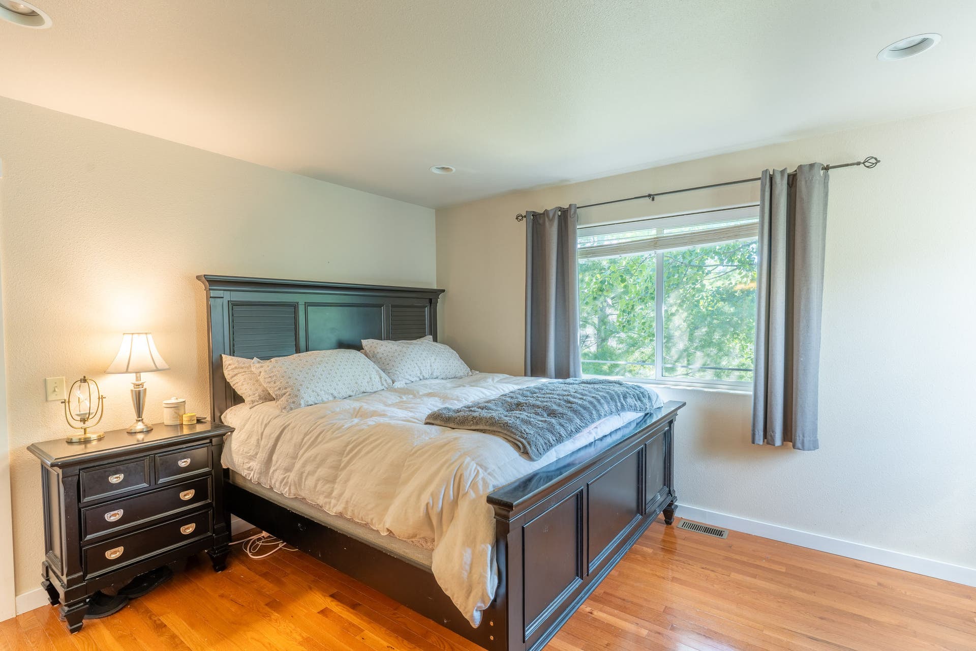 987 Electric Avenue, Bigfork, MT 59911 Primary Bedroom
