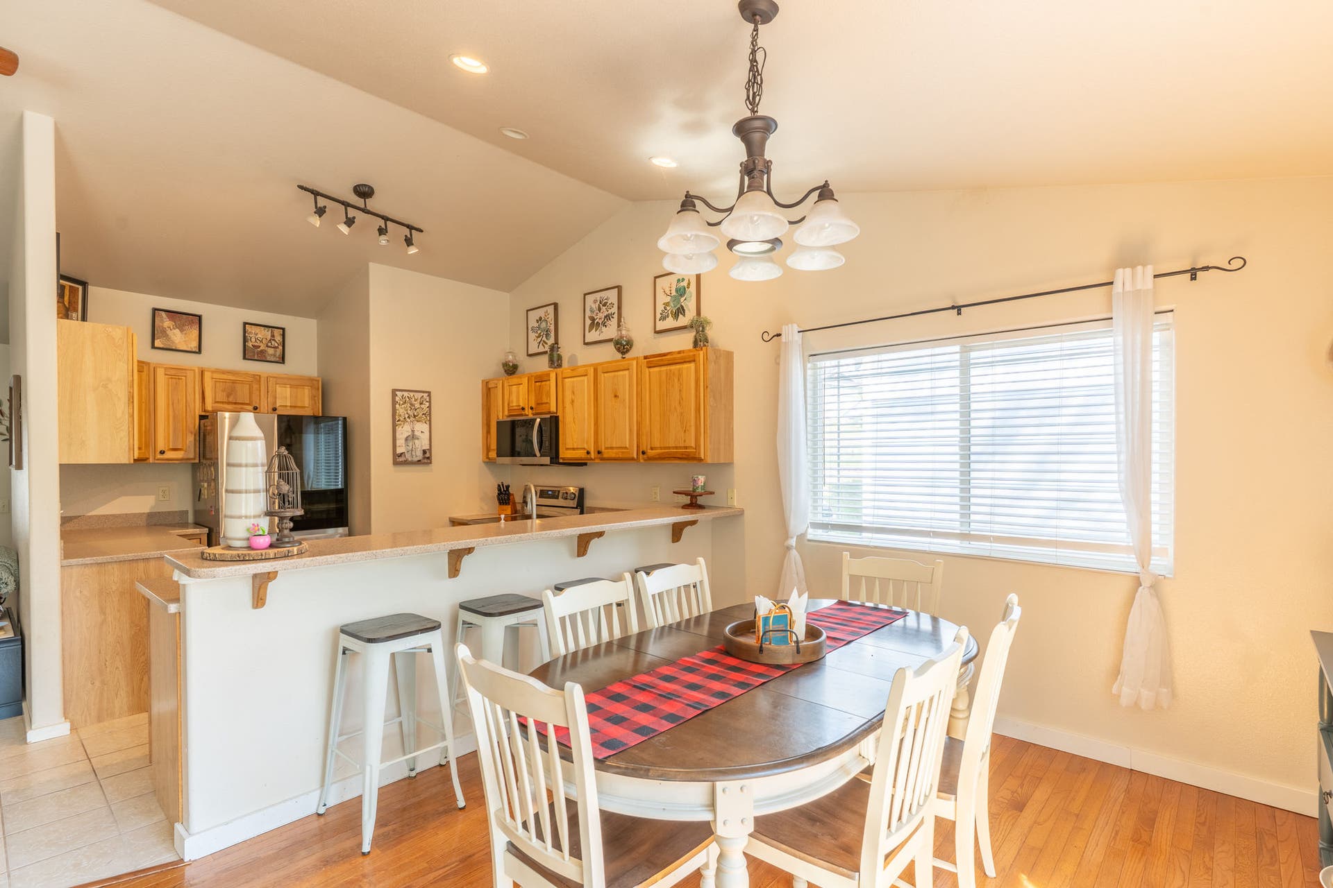 987 Electric Avenue, Bigfork, MT 59911 Dining Area