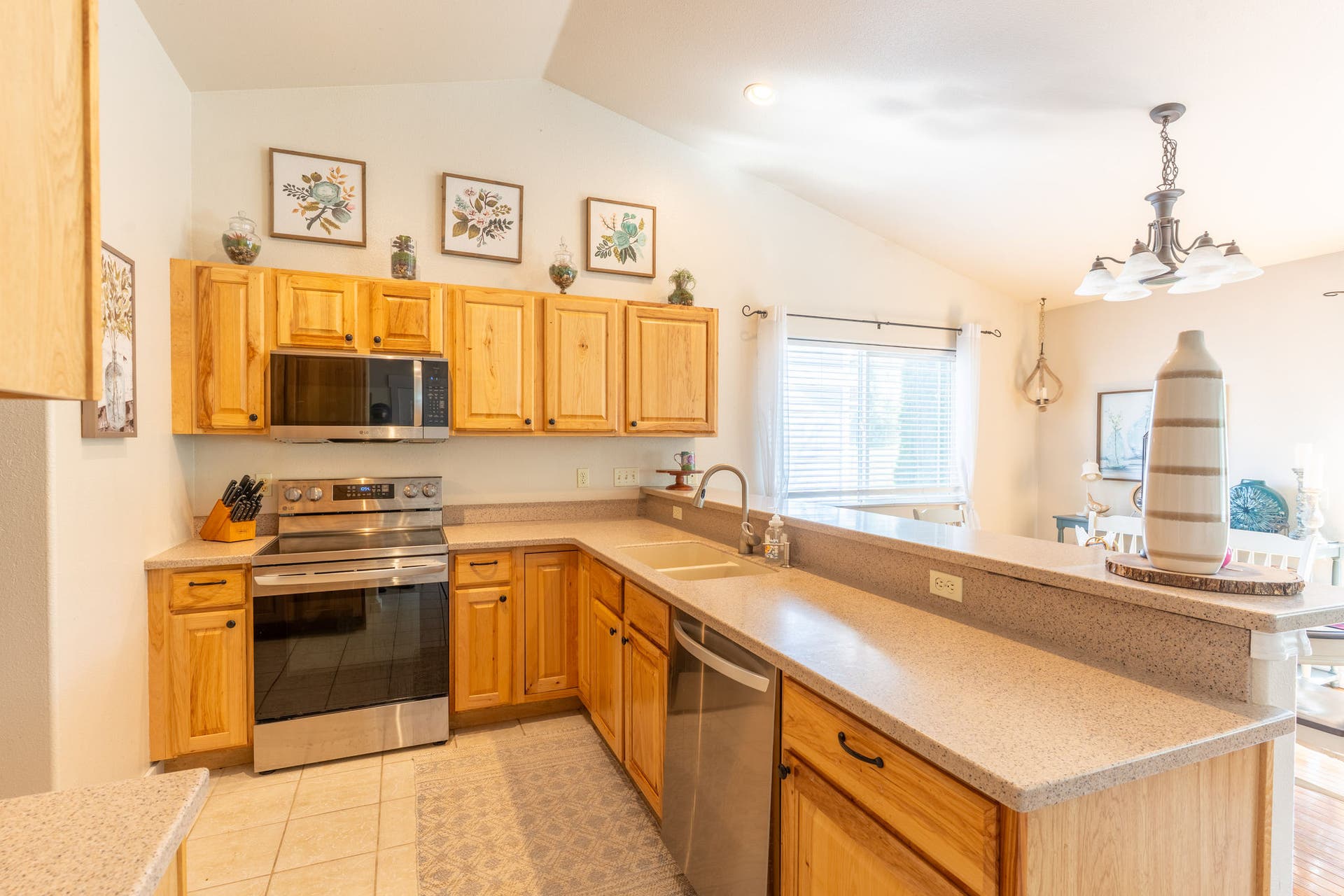 987 Electric Avenue, Bigfork, MT 59911 Kitchen