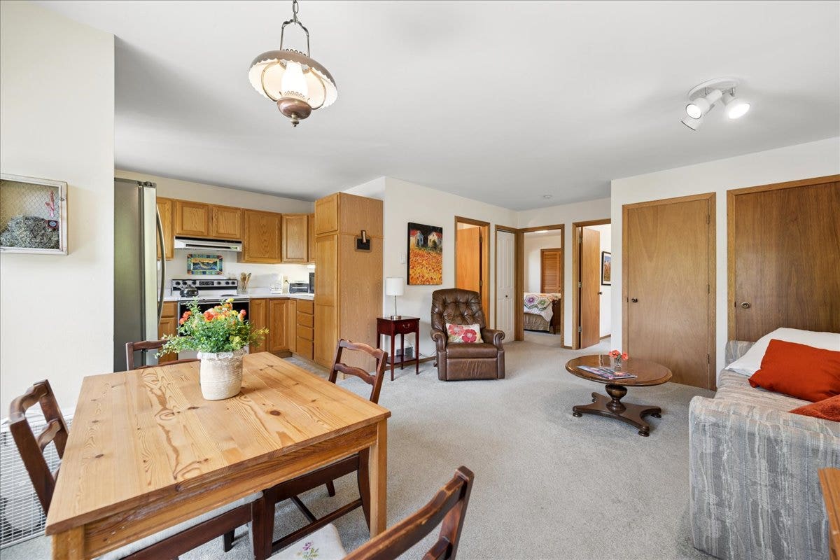 332 Flathead Lodge Road, Bigfork, MT 59911 332 Flathead Lodge Road, Bigfork, MT 59911